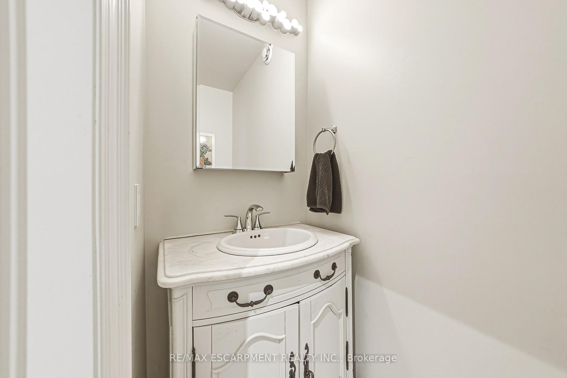 Photo 19 of Unit 3, 976 Shadeland Avenue, Burlington, LaSalle — HOMEH