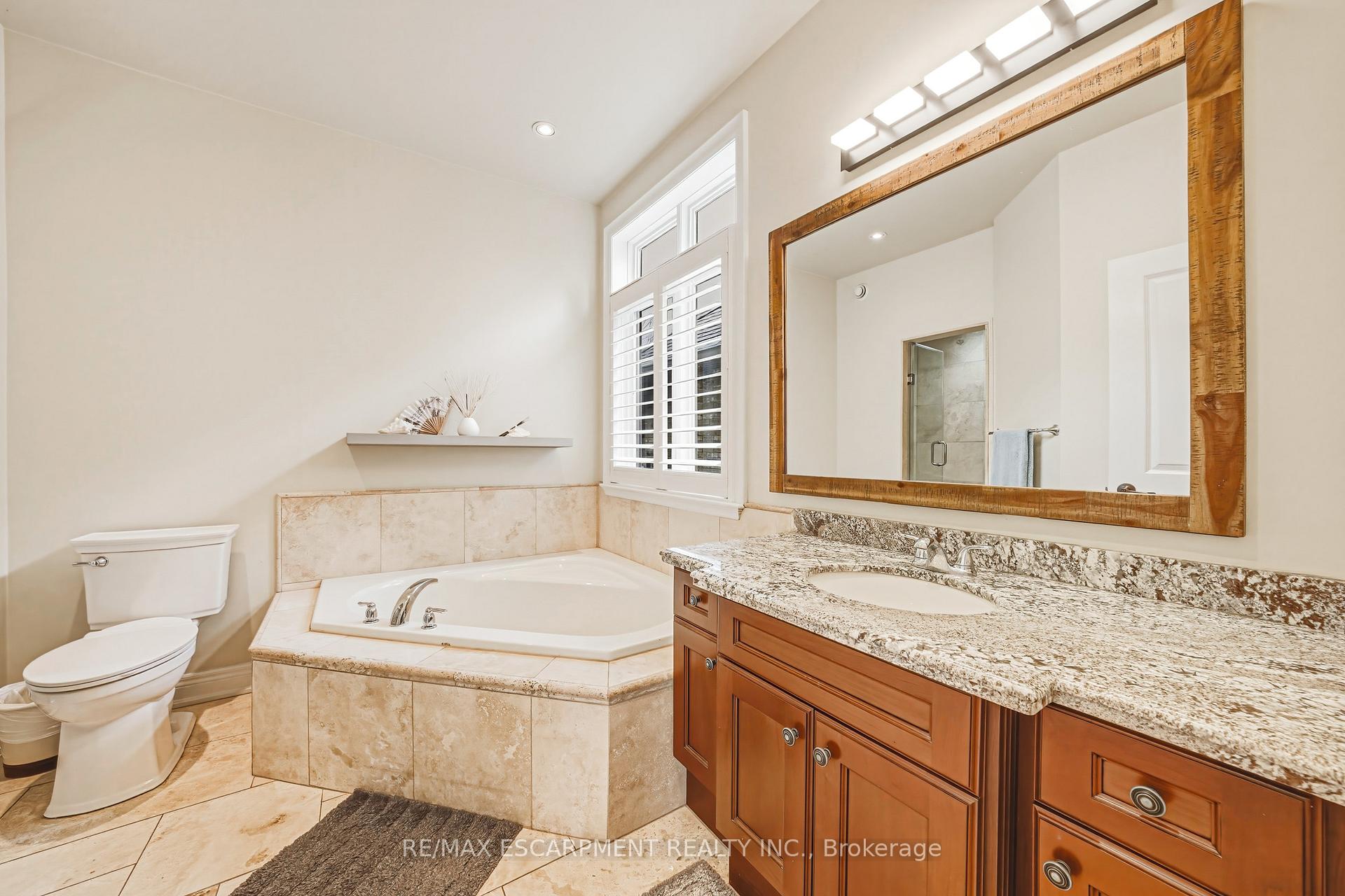 Photo 23 of Unit 3, 976 Shadeland Avenue, Burlington, LaSalle — HOMEH