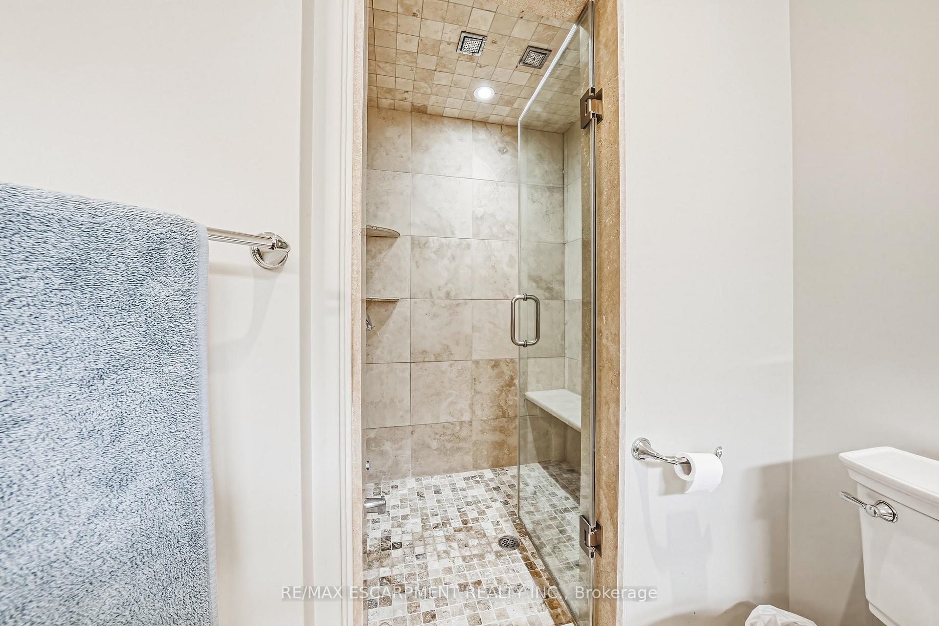 Photo 25 of Unit 3, 976 Shadeland Avenue, Burlington, LaSalle — HOMEH