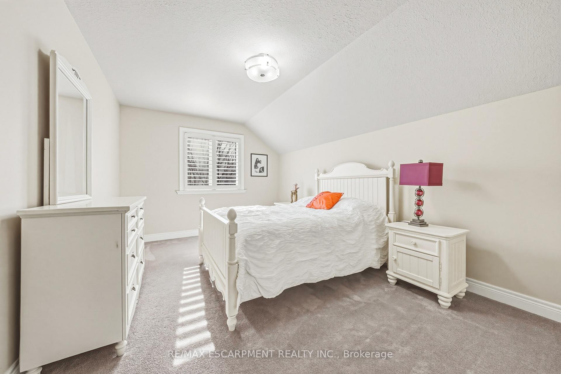 Photo 26 of Unit 3, 976 Shadeland Avenue, Burlington, LaSalle — HOMEH