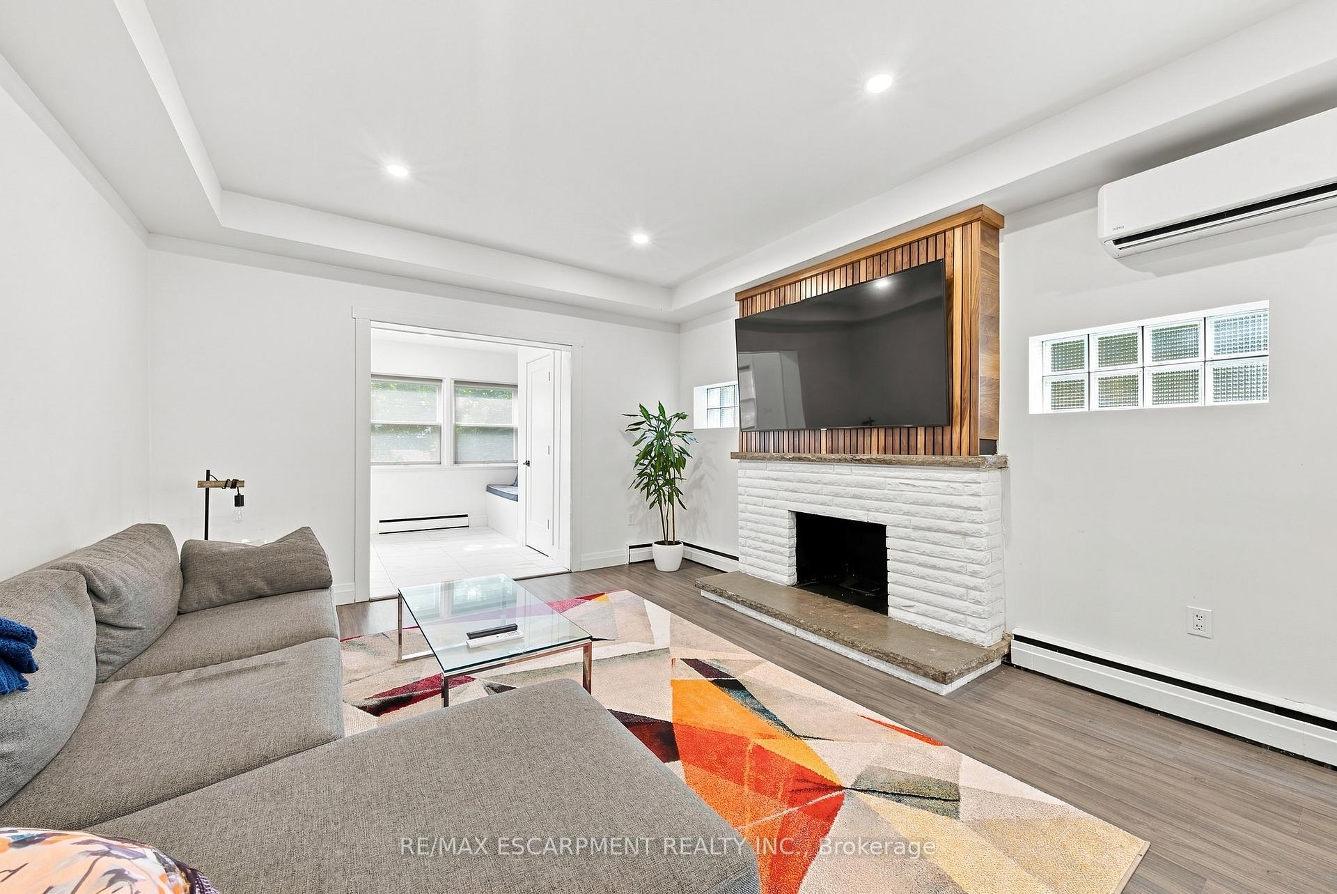 Photo 5 of 2177 Lakeshore Road, Burlington, Brant — HOMEH