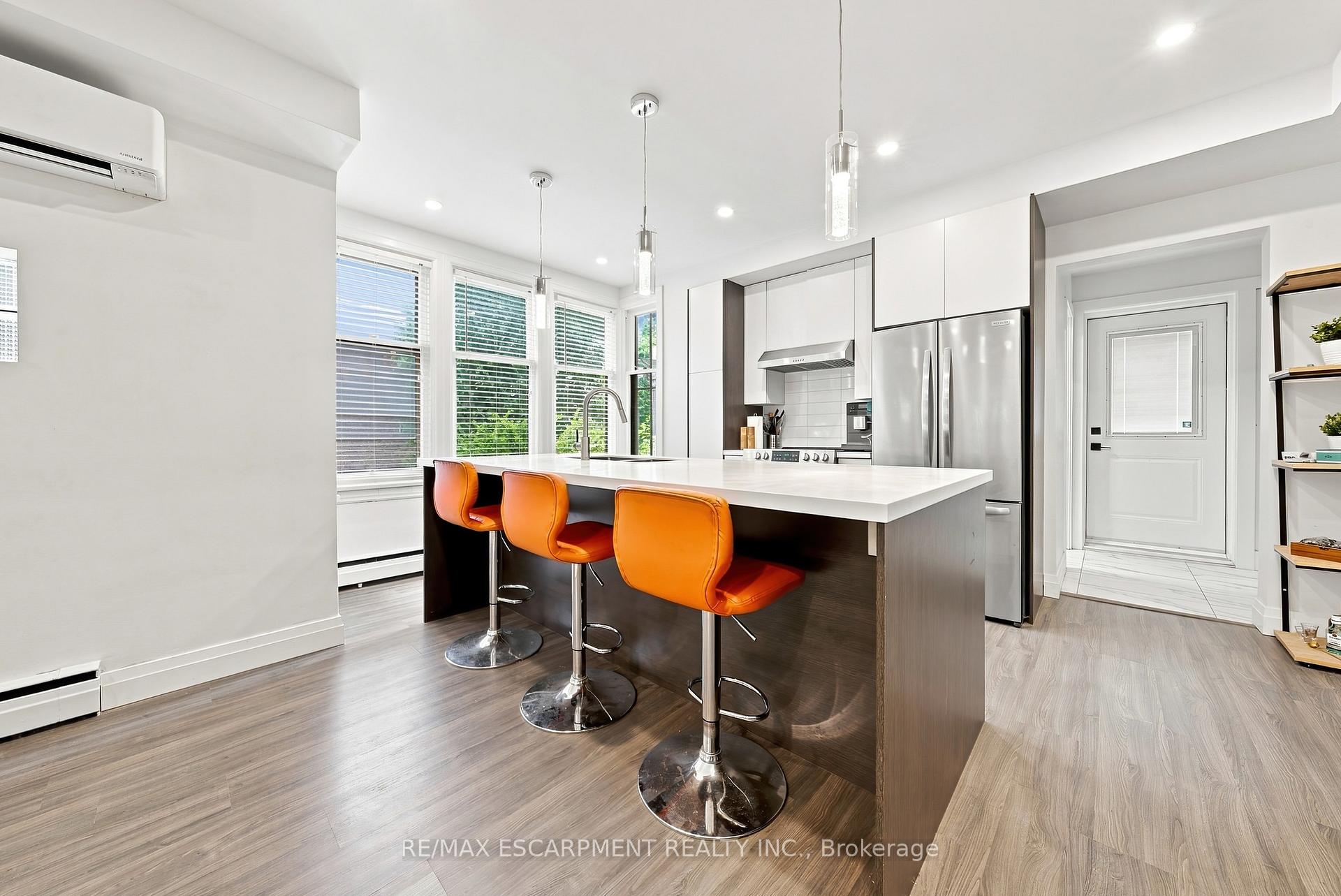 Photo 7 of 2177 Lakeshore Road, Burlington, Brant — HOMEH