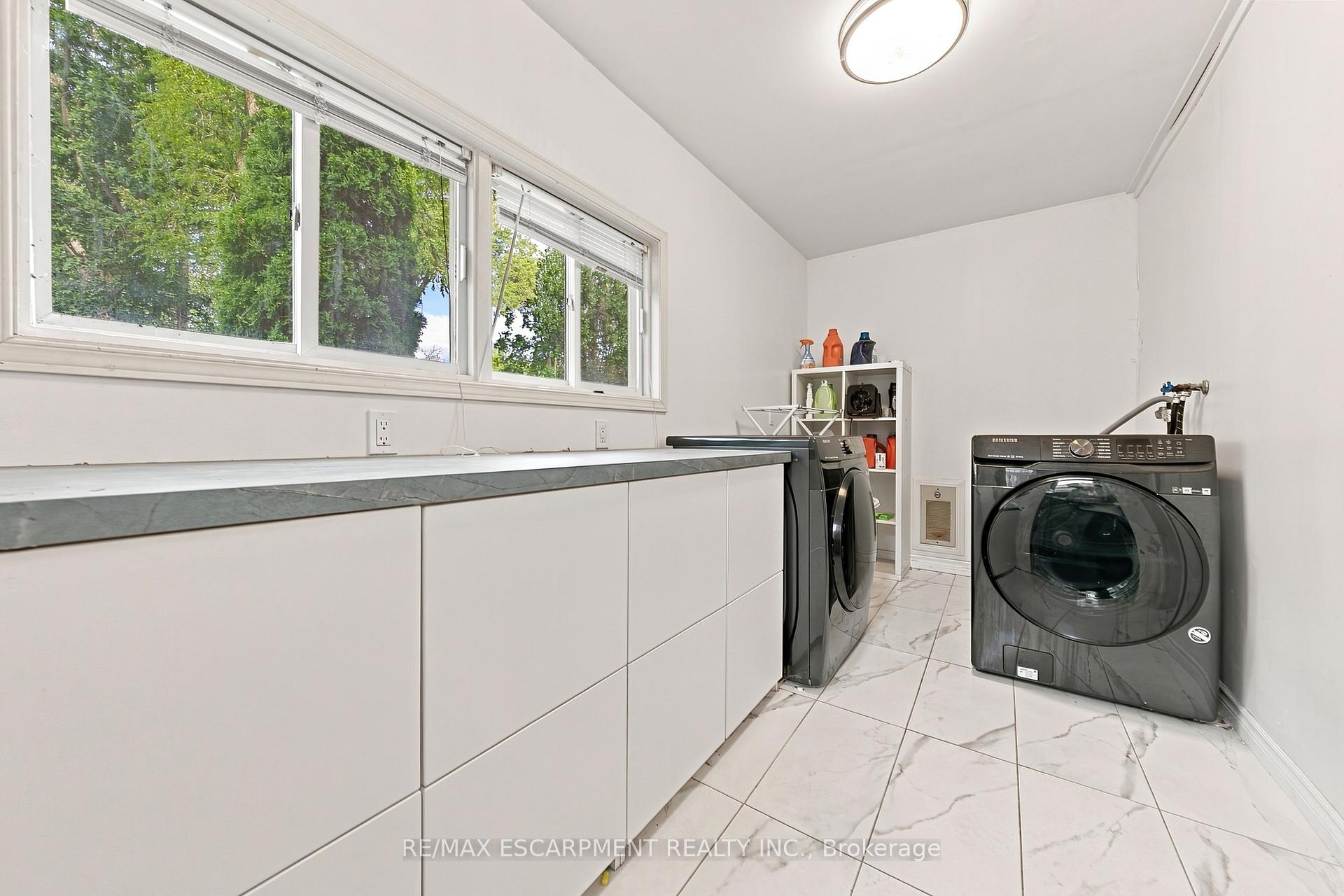 Photo 15 of 2177 Lakeshore Road, Burlington, Brant — HOMEH