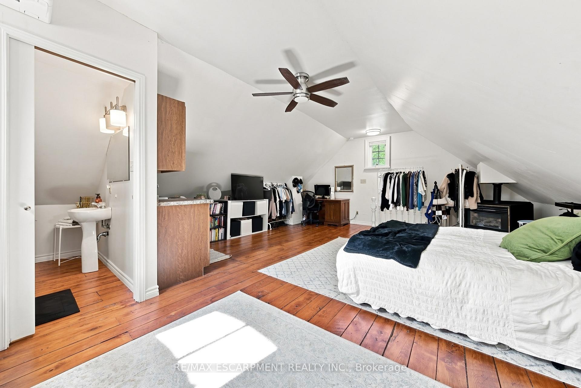Photo 24 of 2177 Lakeshore Road, Burlington, Brant — HOMEH