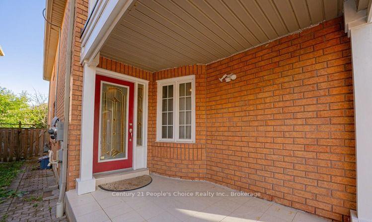 Photo 2 of 670 Macbeth Heights, Mississauga, Meadowvale Village — HOMEH