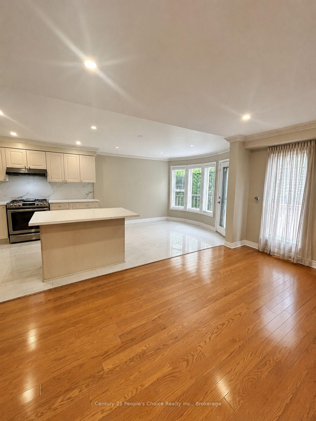 Photo 3 of 670 Macbeth Heights, Mississauga, Meadowvale Village — HOMEH