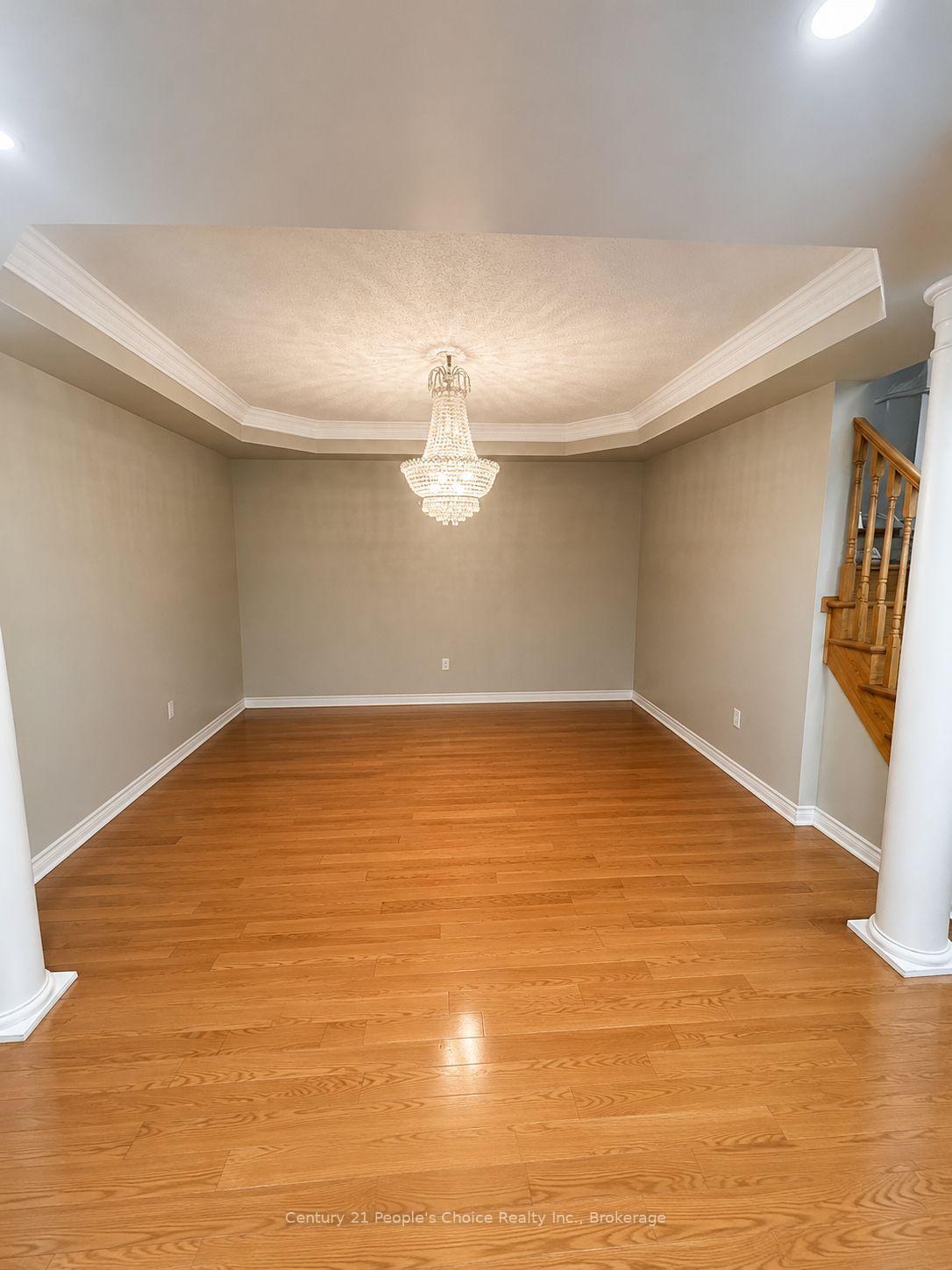 Photo 4 of 670 Macbeth Heights, Mississauga, Meadowvale Village — HOMEH
