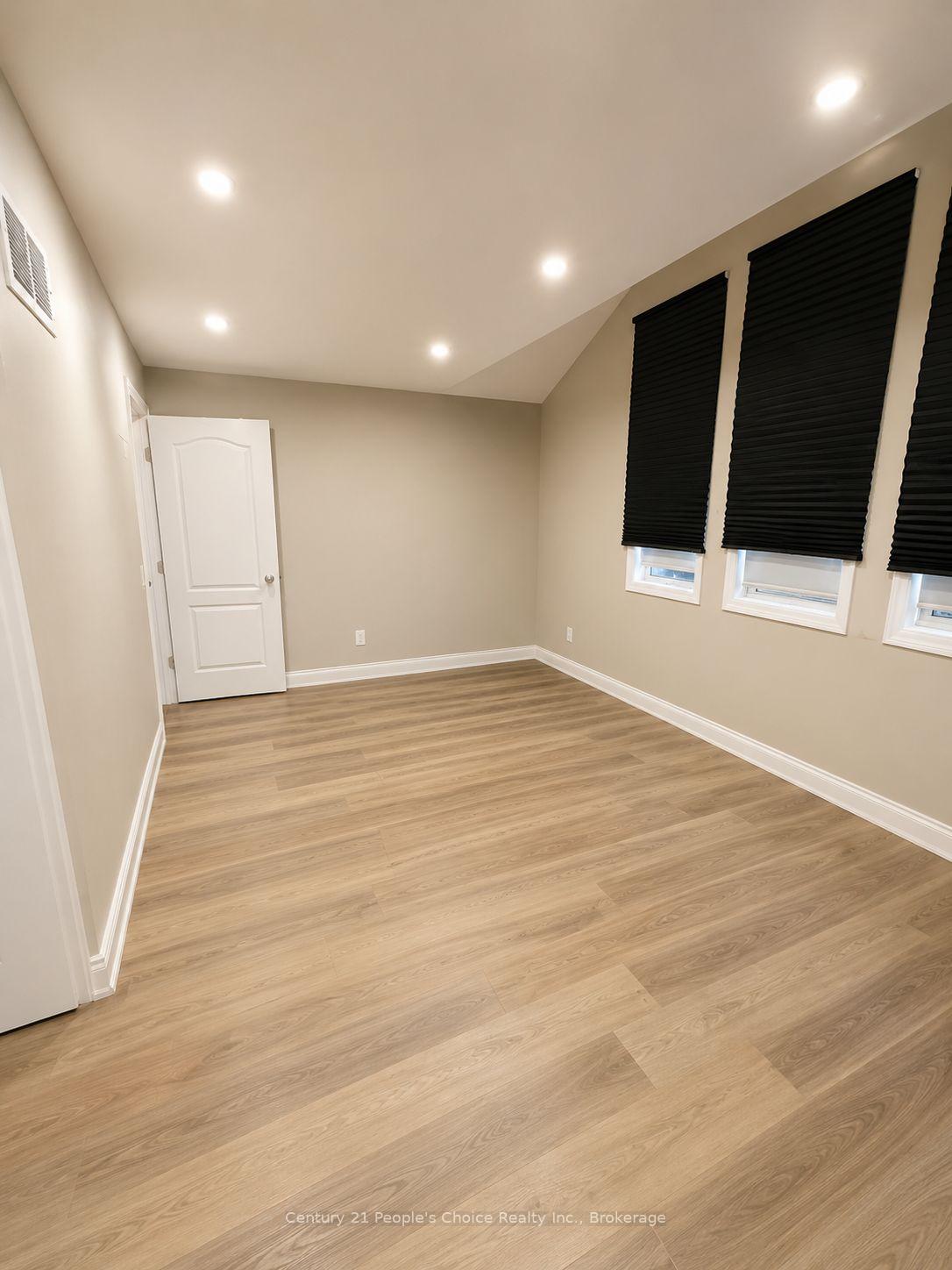Photo 5 of 670 Macbeth Heights, Mississauga, Meadowvale Village — HOMEH