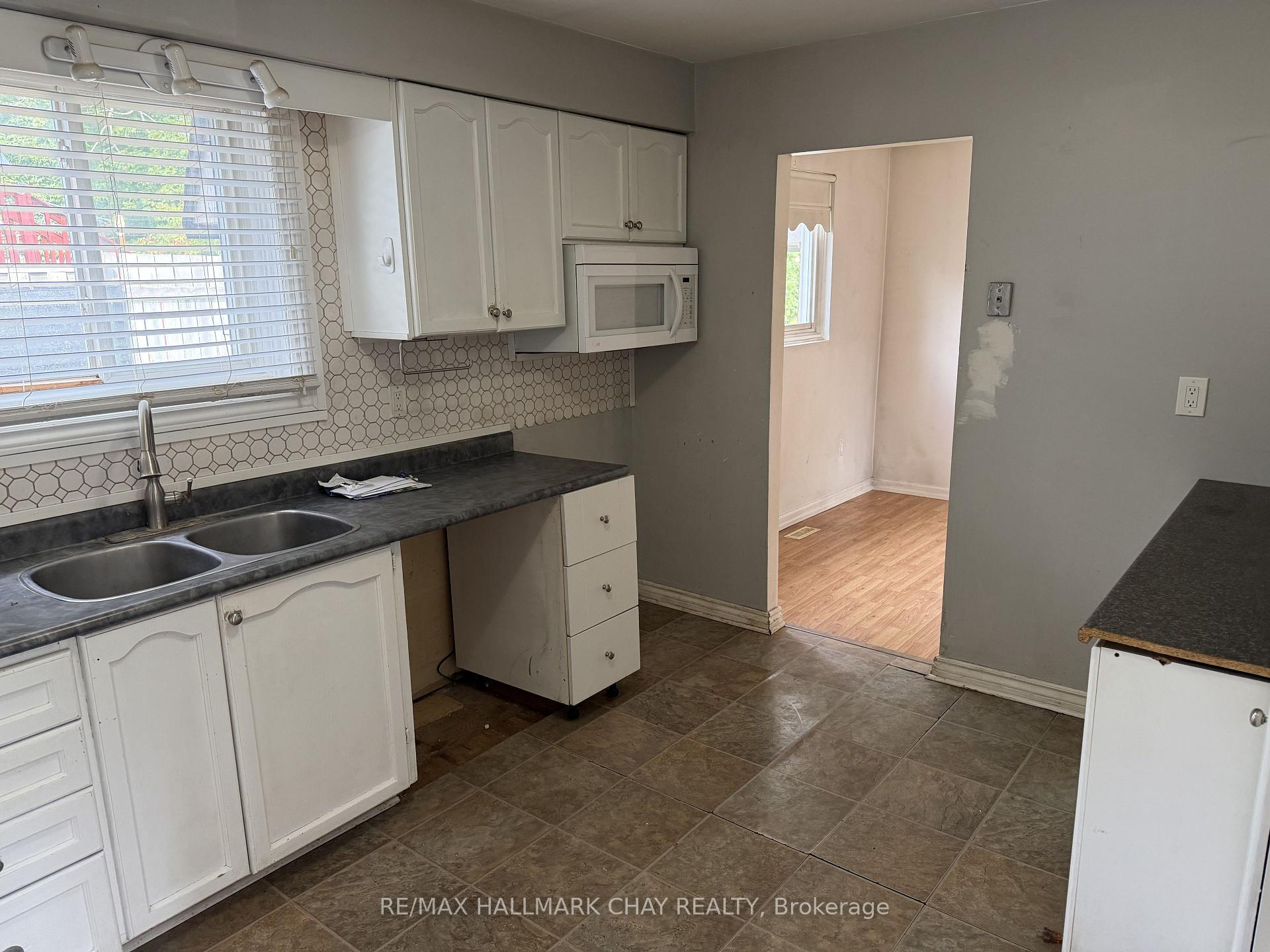 Photo 5 of 2 Birchwood Drive, Barrie, Cundles East — HOMEH