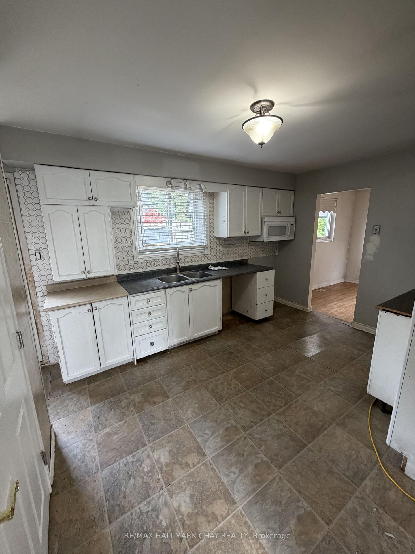 Photo 6 of 2 Birchwood Drive, Barrie, Cundles East — HOMEH