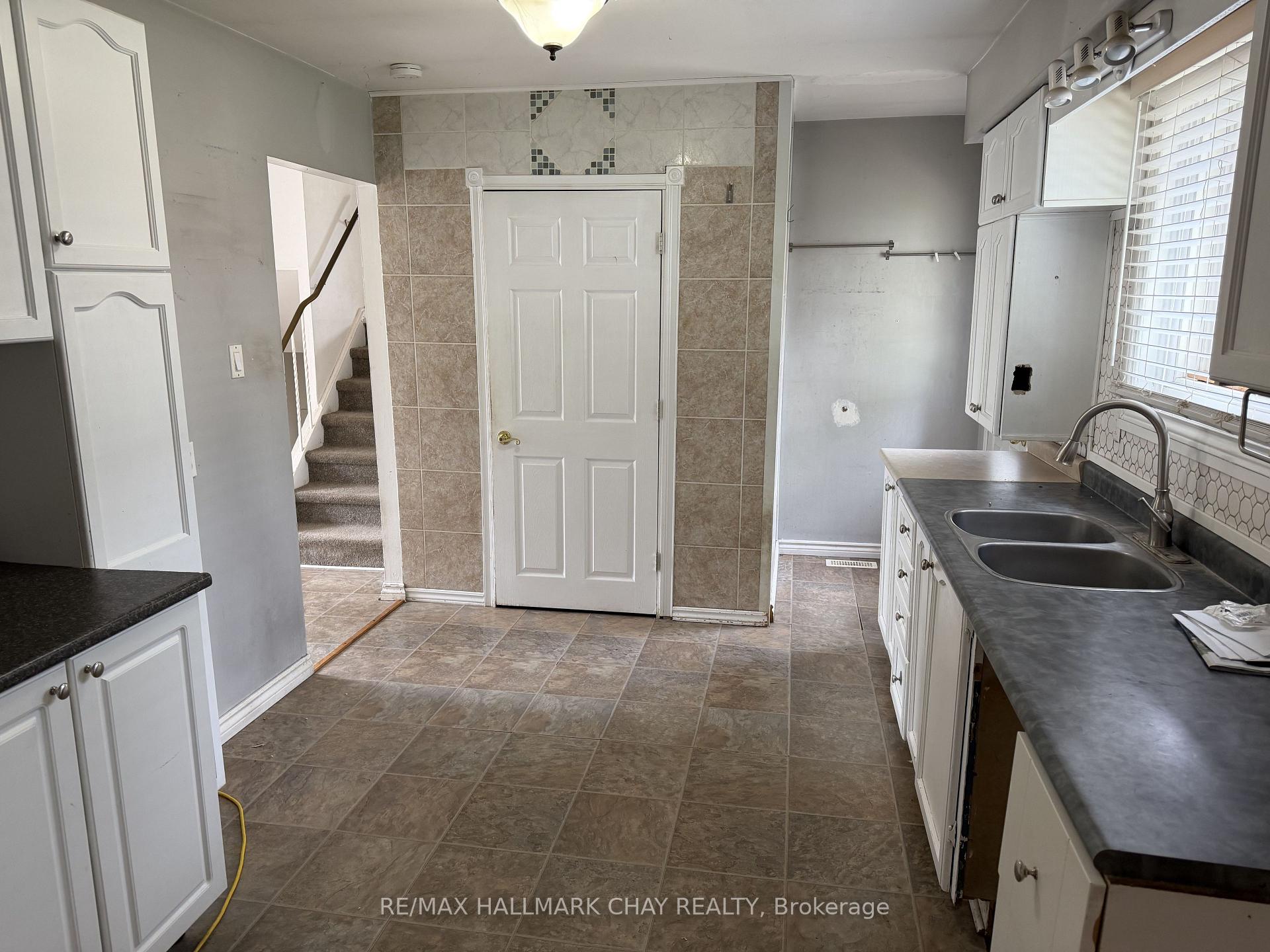 Photo 7 of 2 Birchwood Drive, Barrie, Cundles East — HOMEH