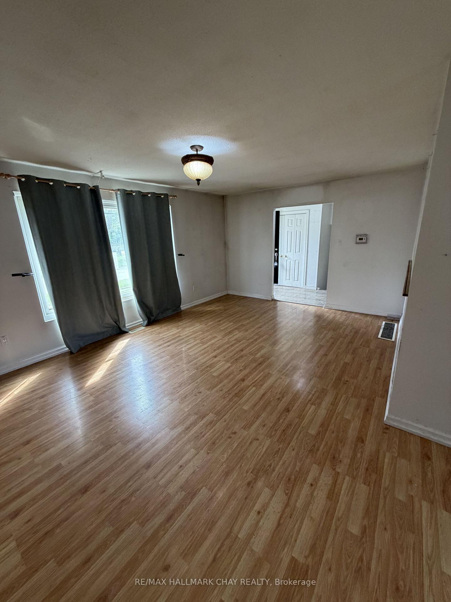 Photo 10 of 2 Birchwood Drive, Barrie, Cundles East — HOMEH