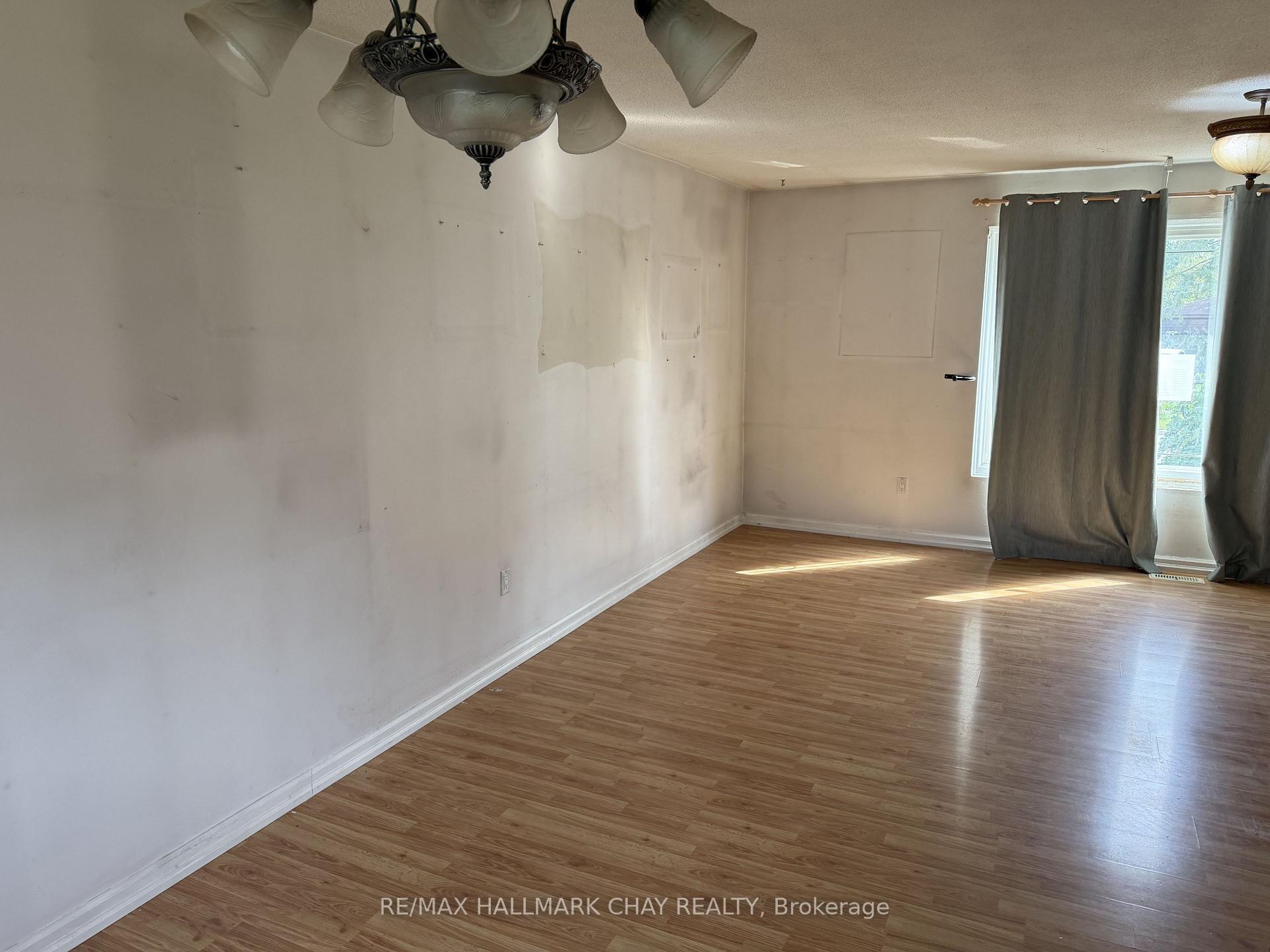 Photo 13 of 2 Birchwood Drive, Barrie, Cundles East — HOMEH