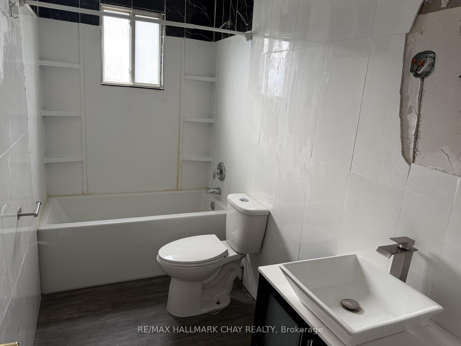Photo 15 of 2 Birchwood Drive, Barrie, Cundles East — HOMEH