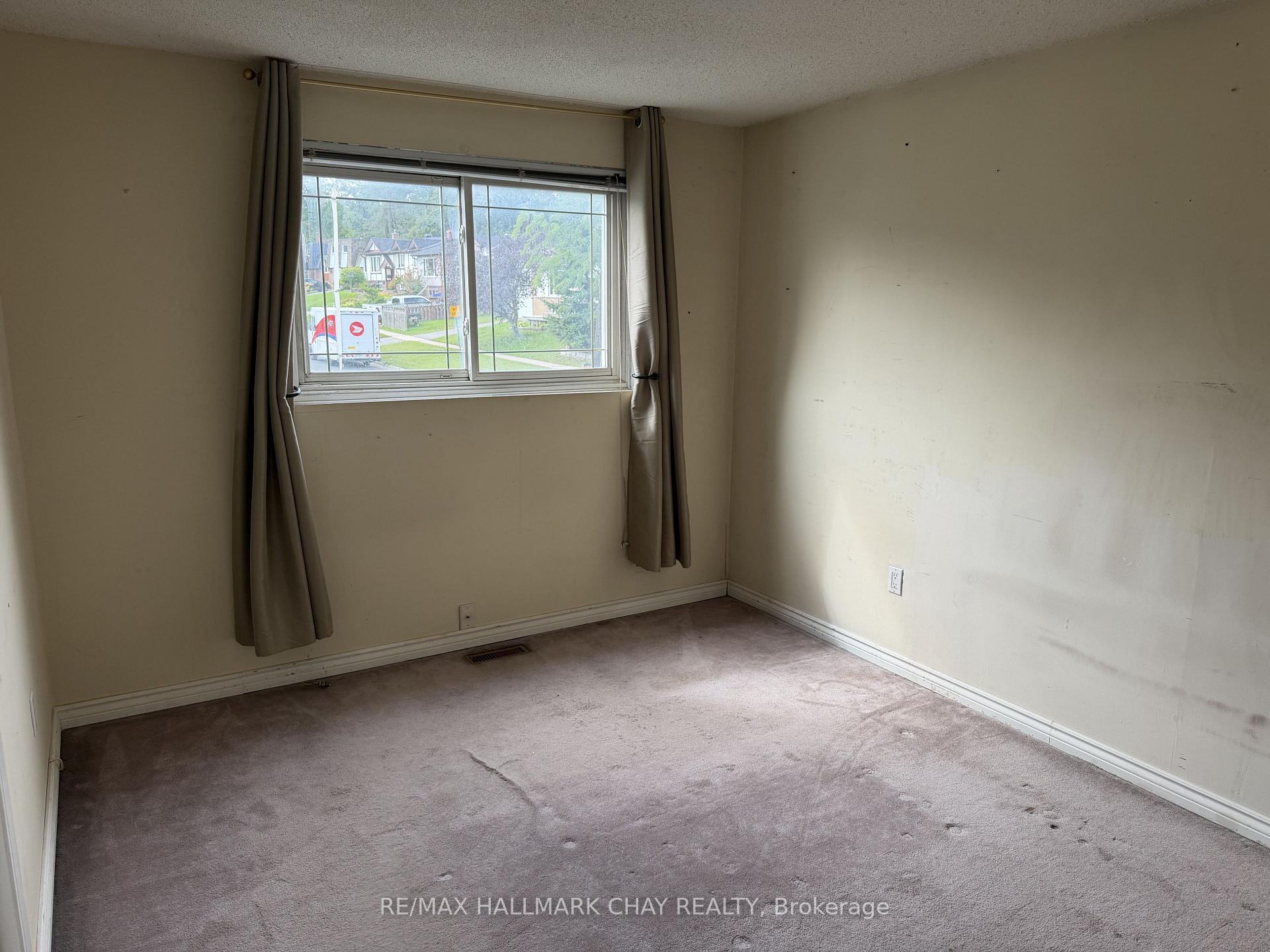 Photo 16 of 2 Birchwood Drive, Barrie, Cundles East — HOMEH