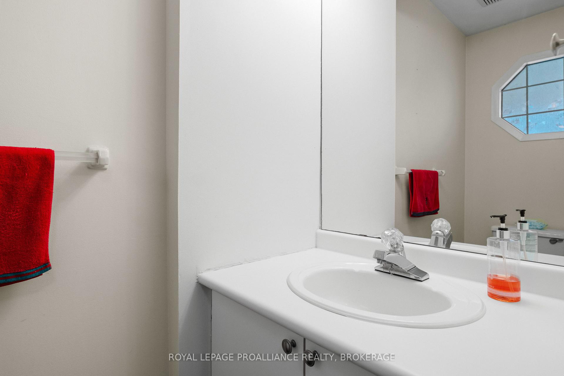 Photo 4 of 392 Davis Drive, Kingston, East Gardiners Rd — HOMEH