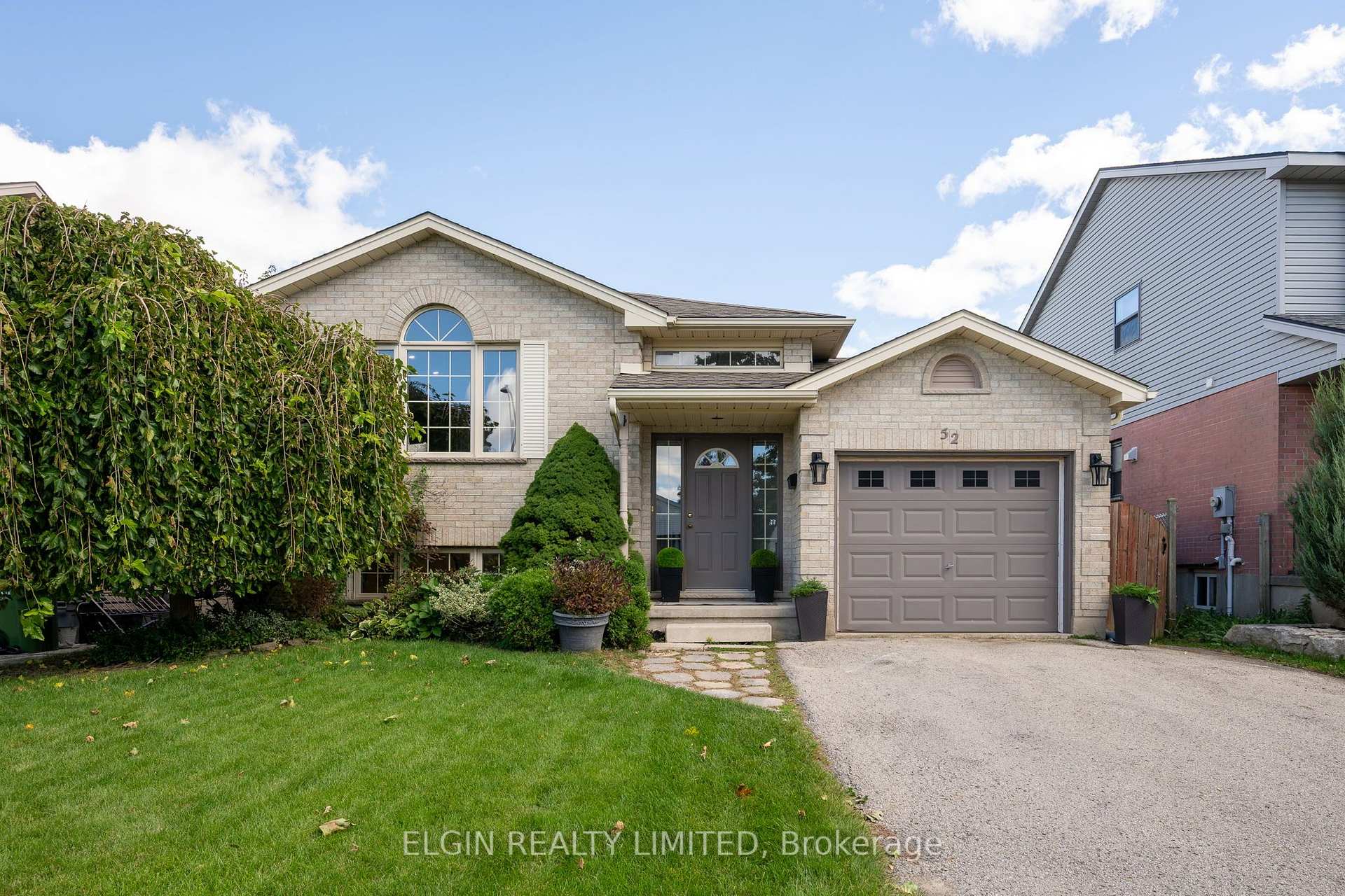 Photo of 52 Oldewood Crescent