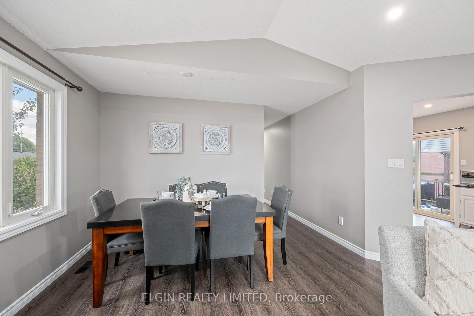 Photo 8 of 52 Oldewood Crescent, St. Thomas — HOMEH