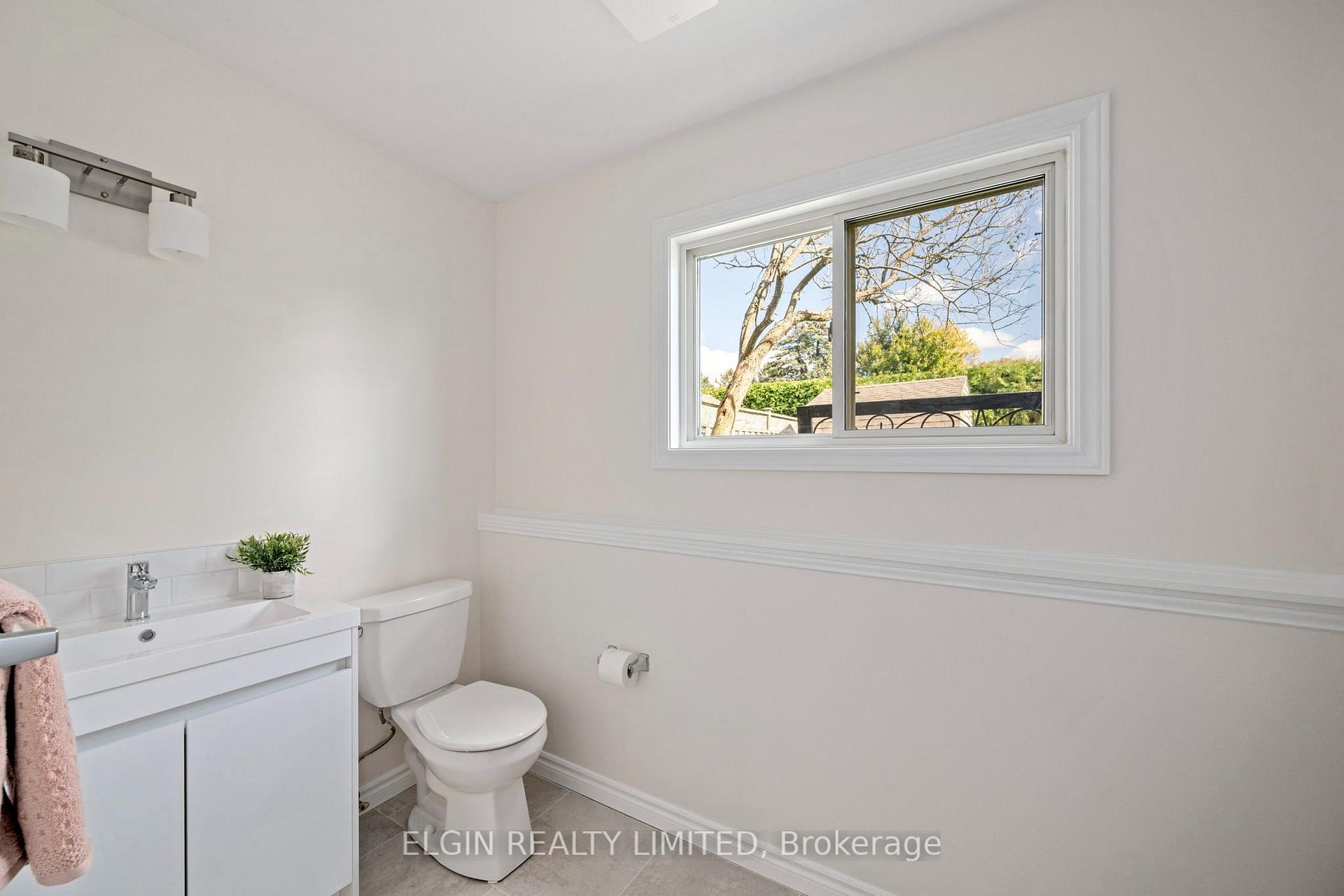 Photo 22 of 52 Oldewood Crescent, St. Thomas — HOMEH