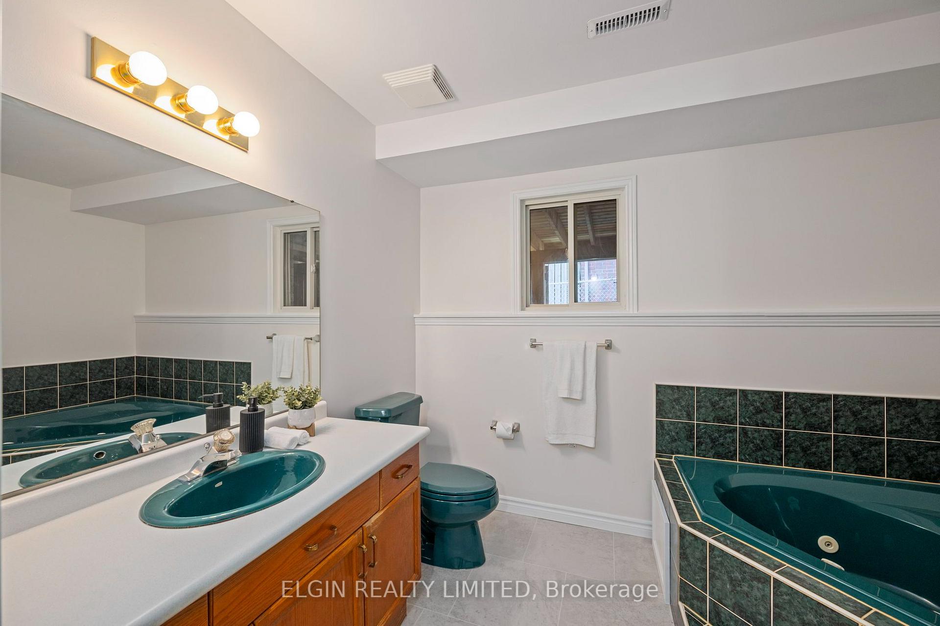 Photo 24 of 52 Oldewood Crescent, St. Thomas — HOMEH