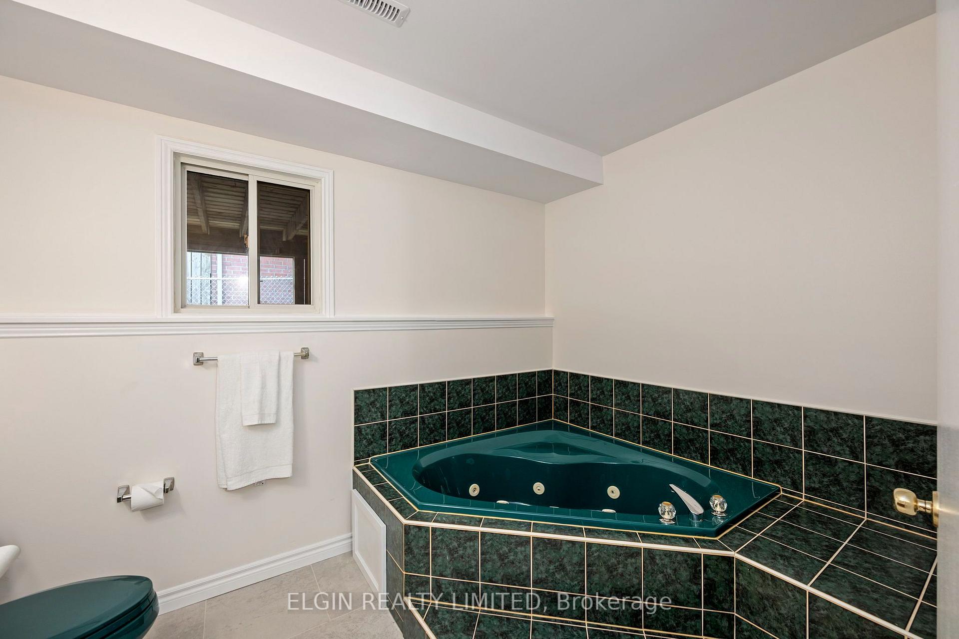 Photo 25 of 52 Oldewood Crescent, St. Thomas — HOMEH