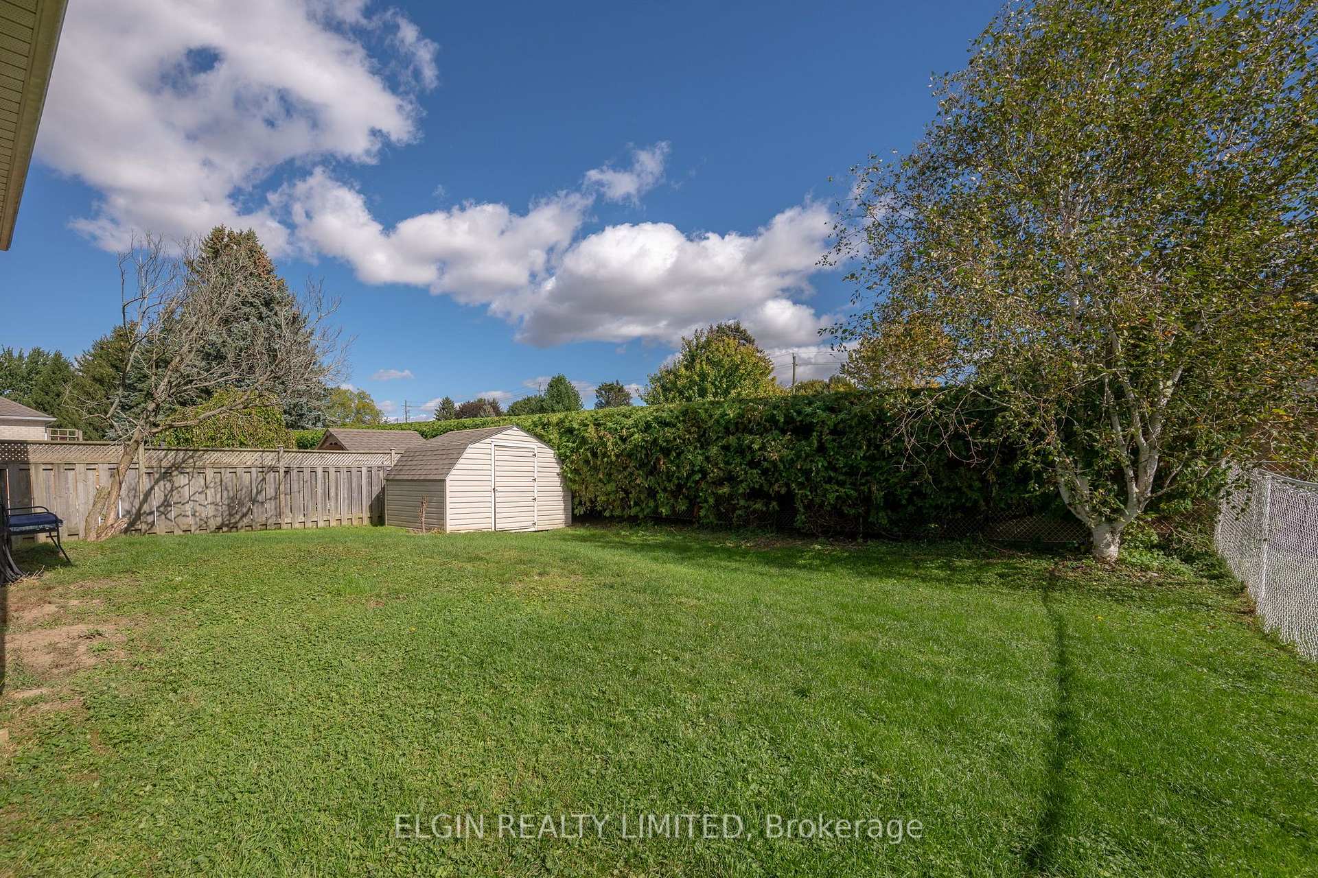 Photo 26 of 52 Oldewood Crescent, St. Thomas — HOMEH