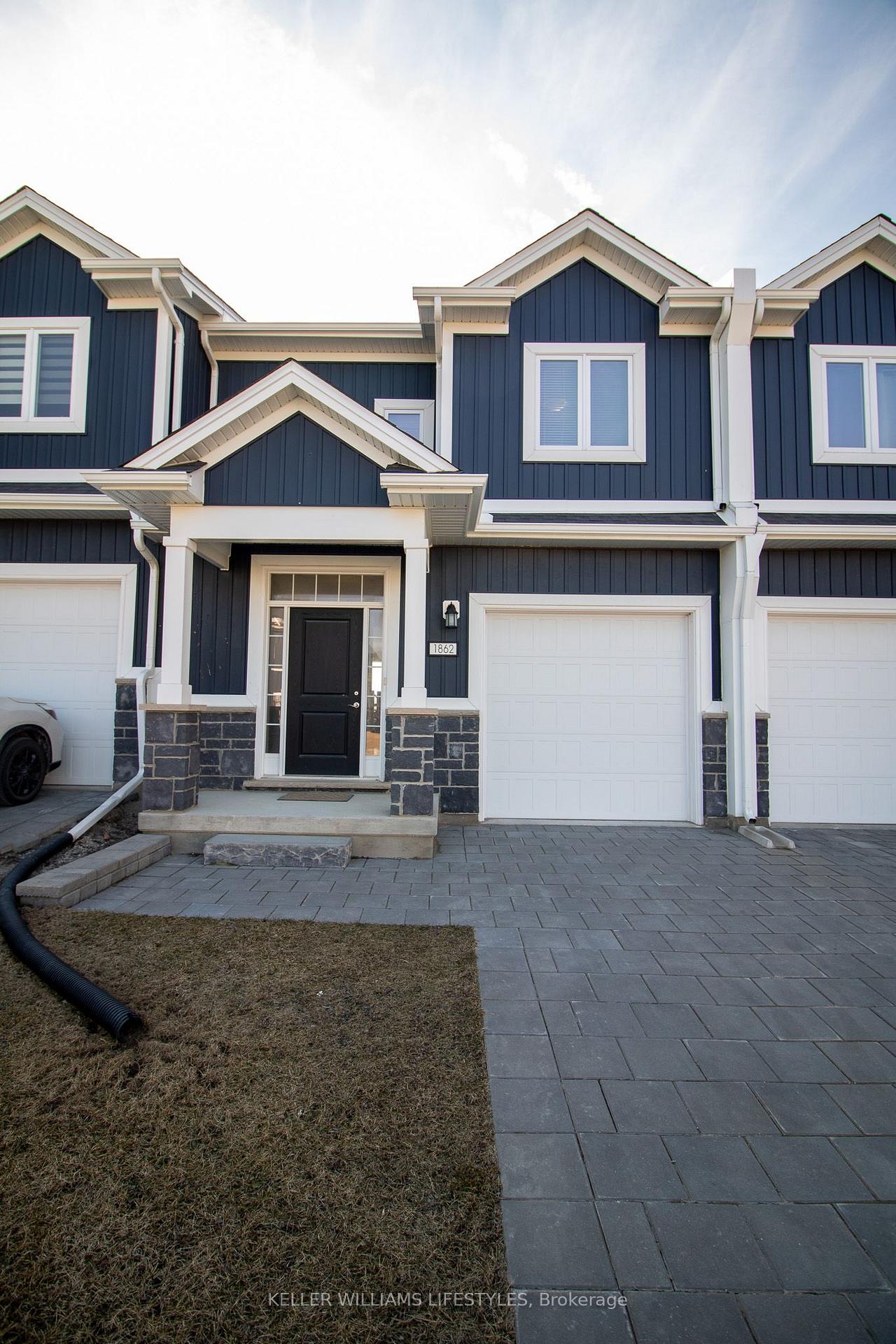 Photo 1 of 1866 Finley Crescent, London, North I — HOMEH