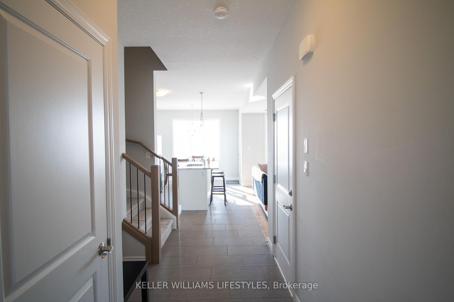Photo 6 of 1866 Finley Crescent, London, North I — HOMEH