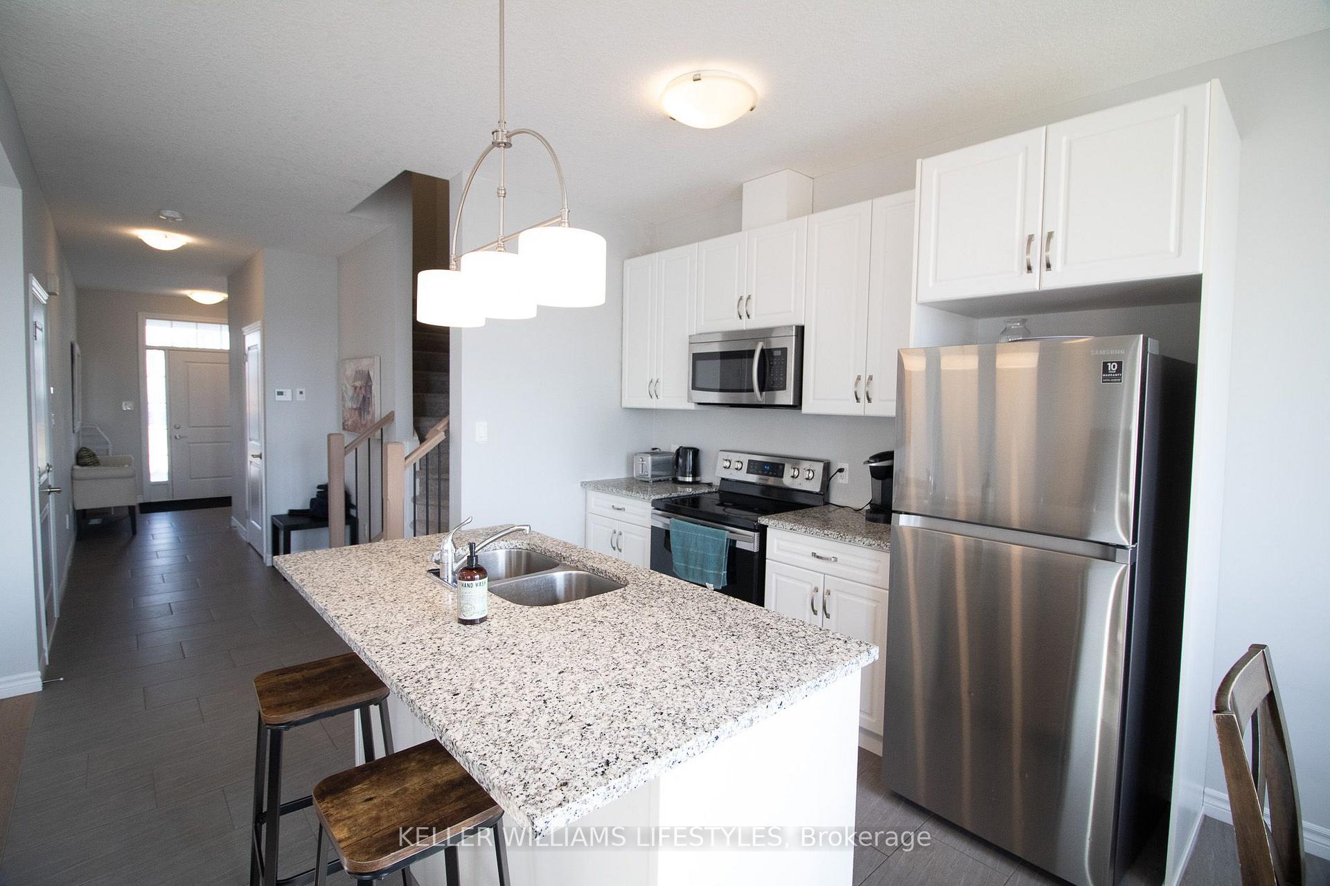 Photo 14 of 1866 Finley Crescent, London, North I — HOMEH