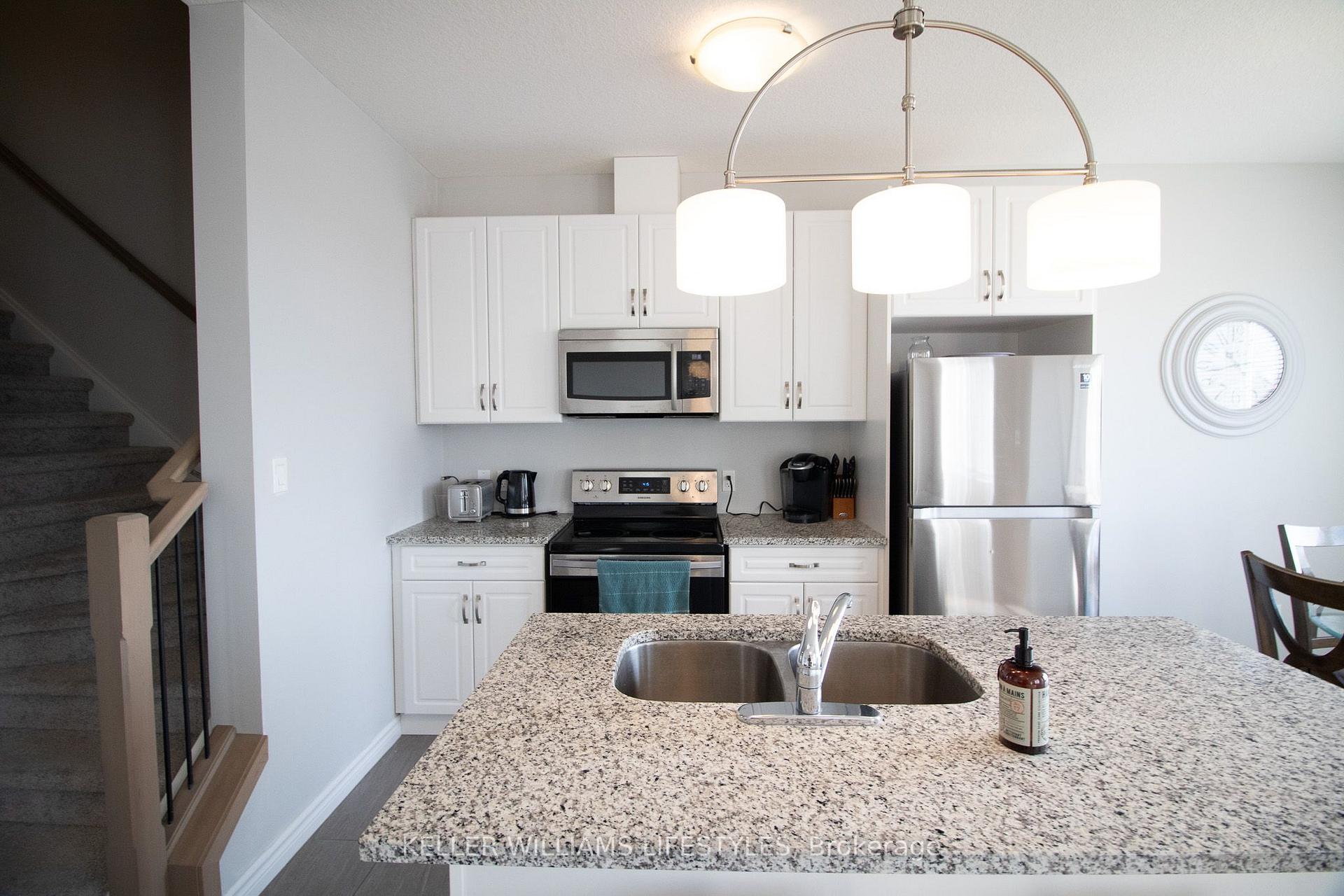 Photo 15 of 1866 Finley Crescent, London, North I — HOMEH