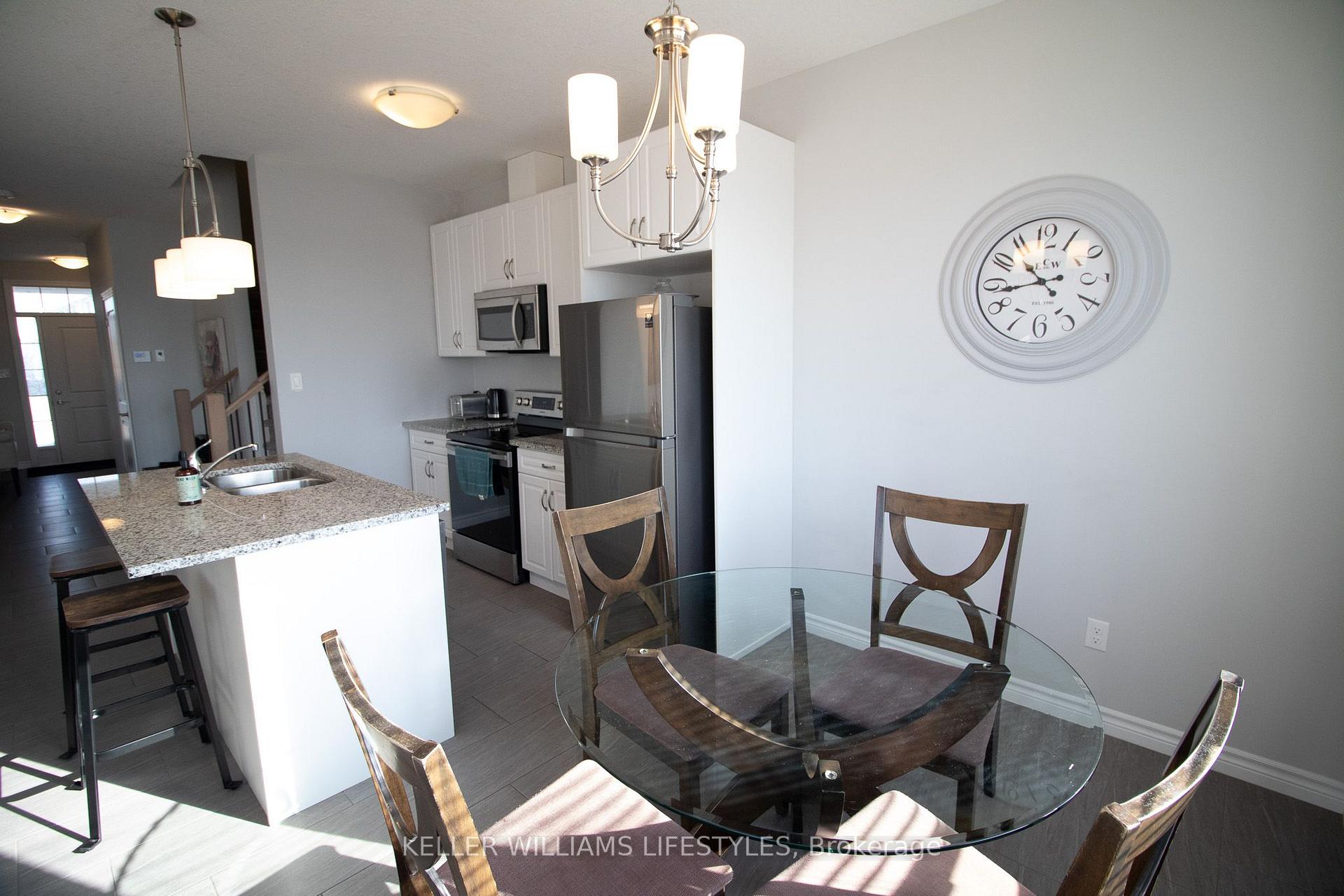 Photo 17 of 1866 Finley Crescent, London, North I — HOMEH