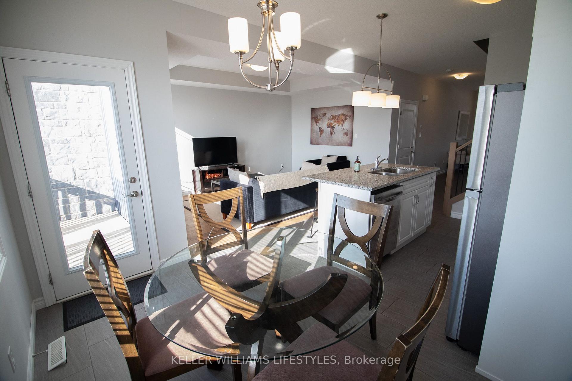 Photo 18 of 1866 Finley Crescent, London, North I — HOMEH