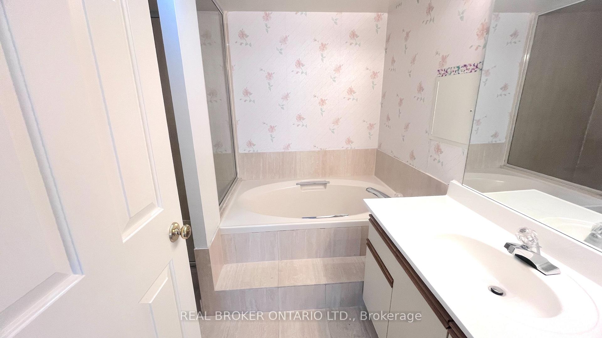 Photo 22 of Unit 509, 333 Clark Avenue W, Vaughan, Crestwood-Springfarm-Yorkhill — HOMEH