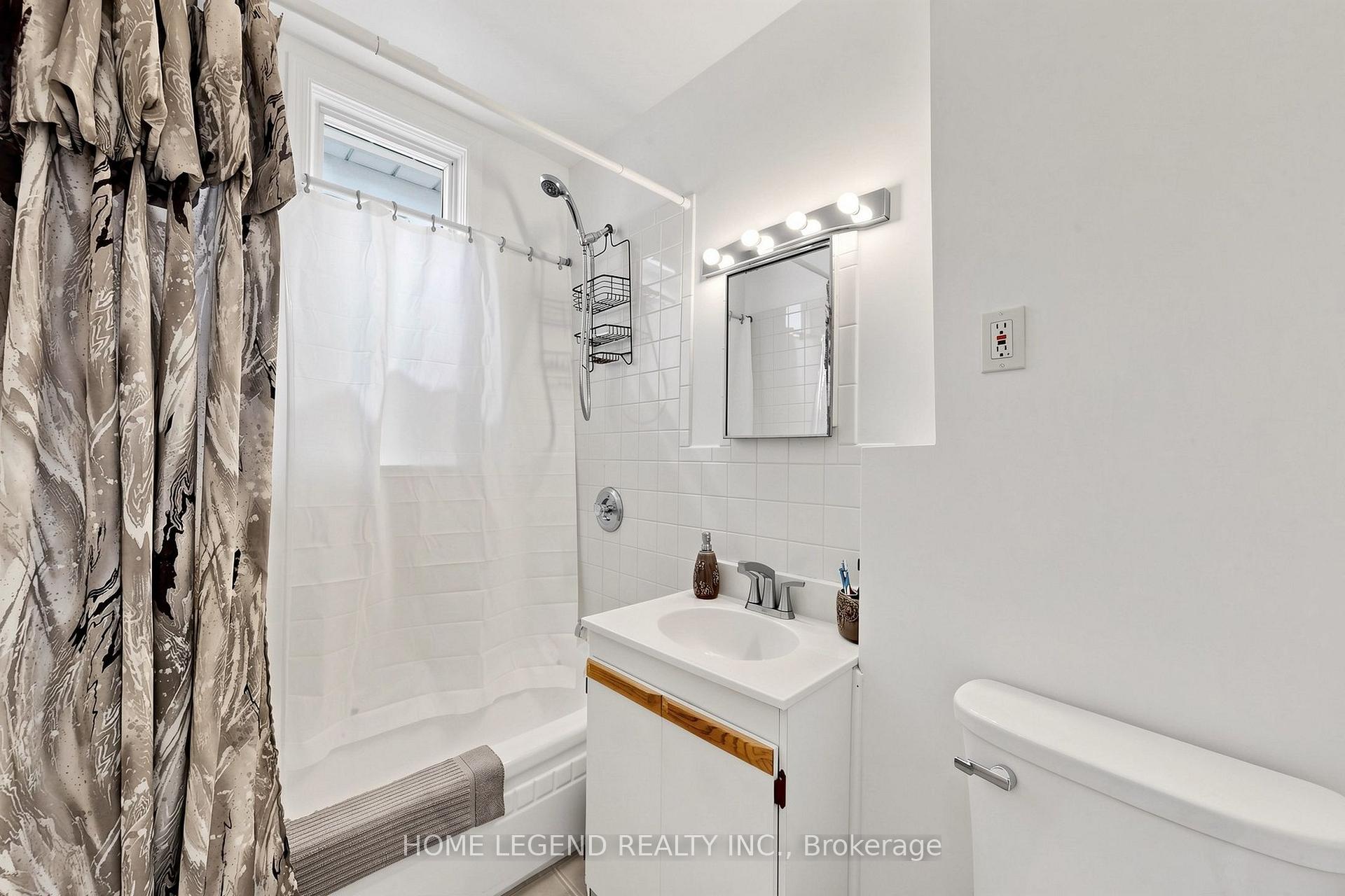 Photo 14 of 605 Rhodes Avenue, Toronto, Greenwood-Coxwell — HOMEH