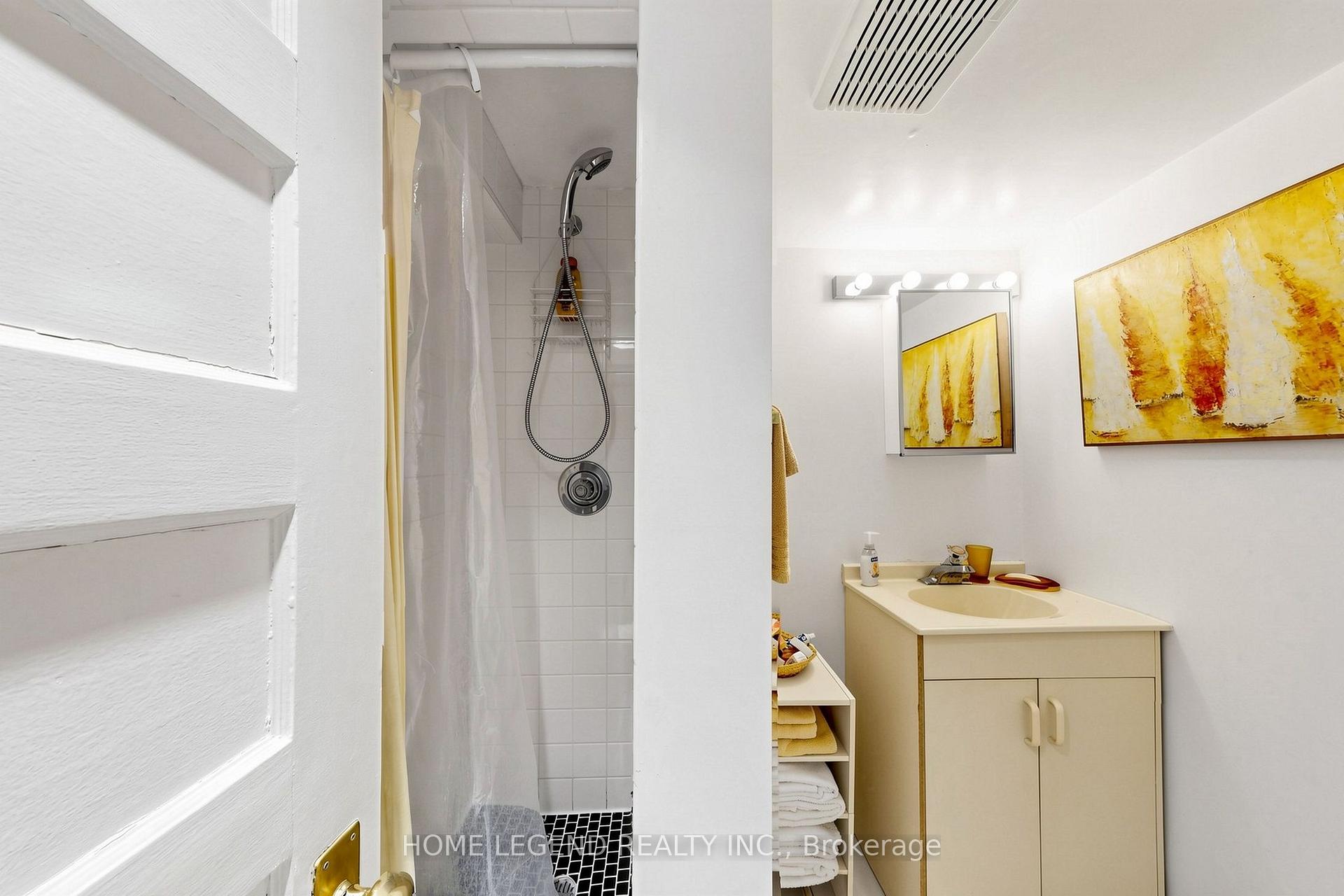 Photo 22 of 605 Rhodes Avenue, Toronto, Greenwood-Coxwell — HOMEH