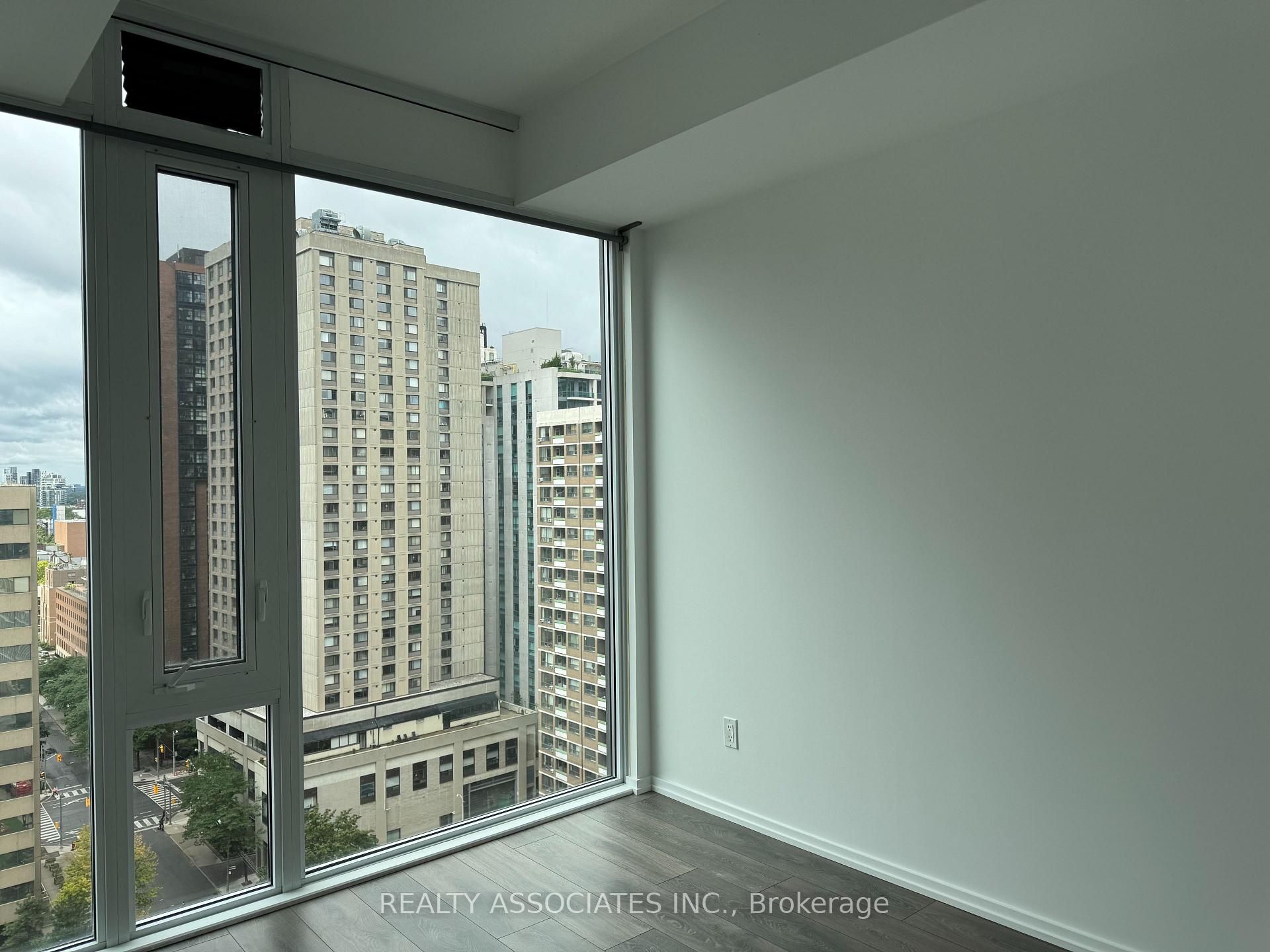 Photo 5 of Unit 1605, 75 St Nicholas Street, Toronto, Bay Street Corridor — HOMEH