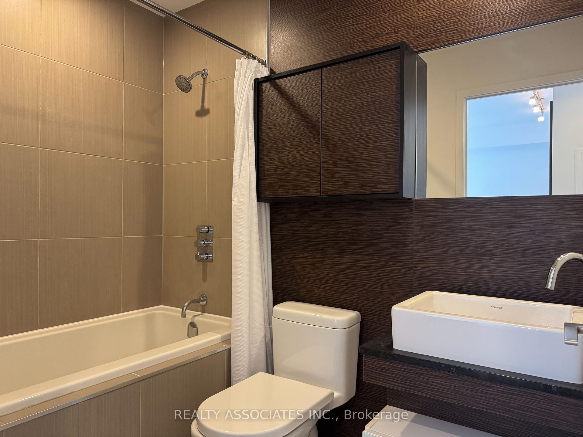 Photo 7 of Unit 1605, 75 St Nicholas Street, Toronto, Bay Street Corridor — HOMEH