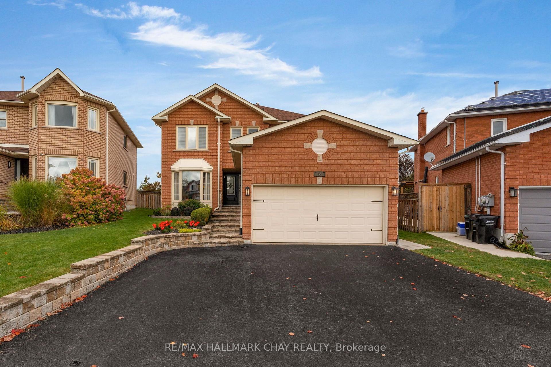 Photo 2 of 35 Grasett Crescent, Barrie, West Bayfield — HOMEH
