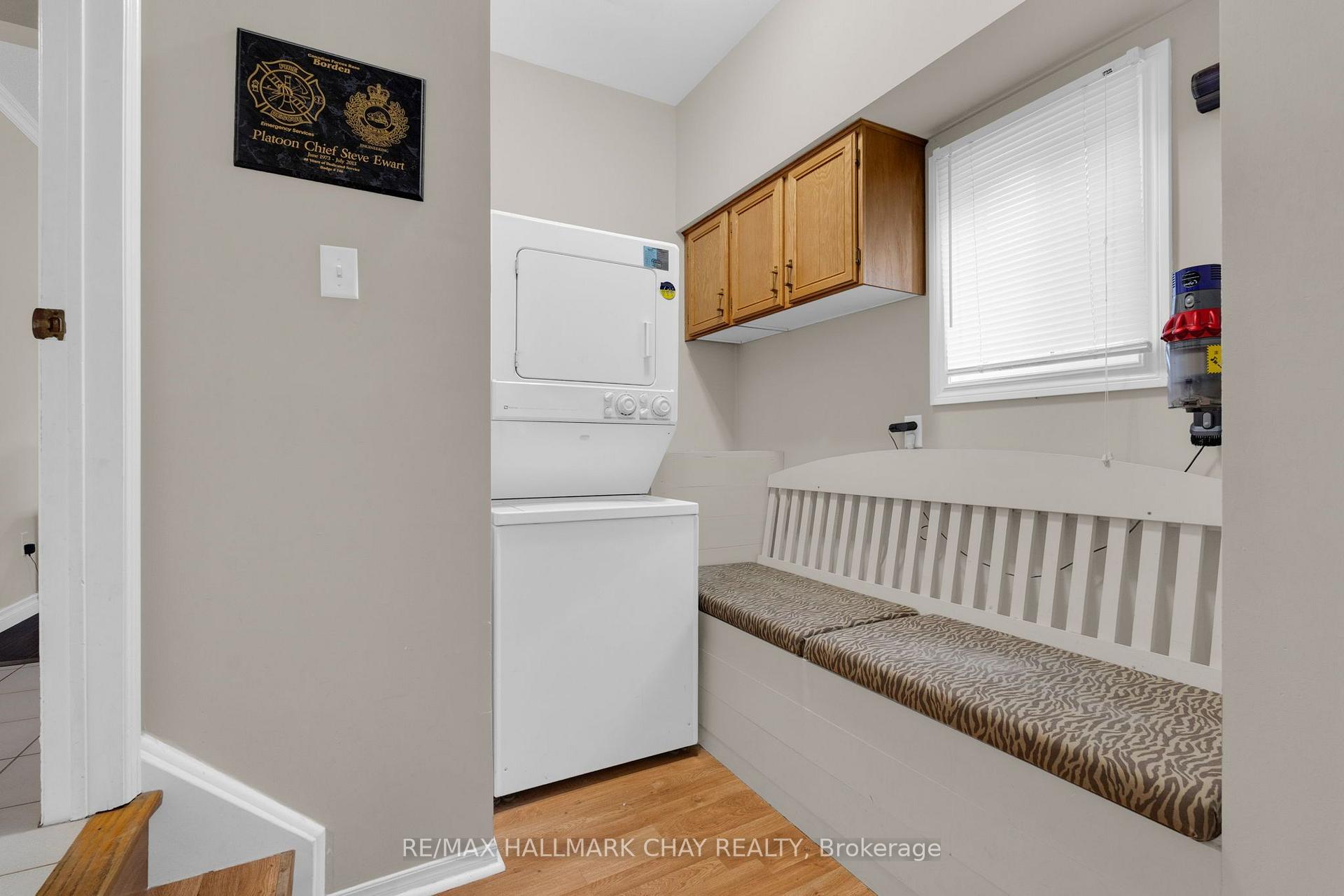 Photo 18 of 35 Grasett Crescent, Barrie, West Bayfield — HOMEH