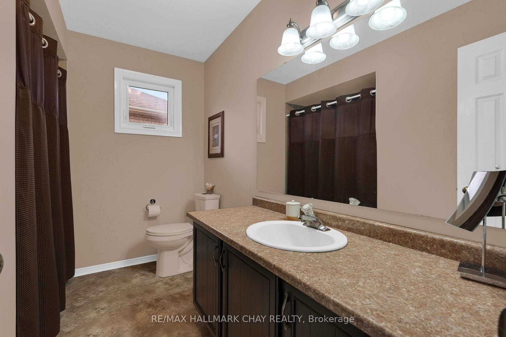 Photo 32 of 35 Grasett Crescent, Barrie, West Bayfield — HOMEH
