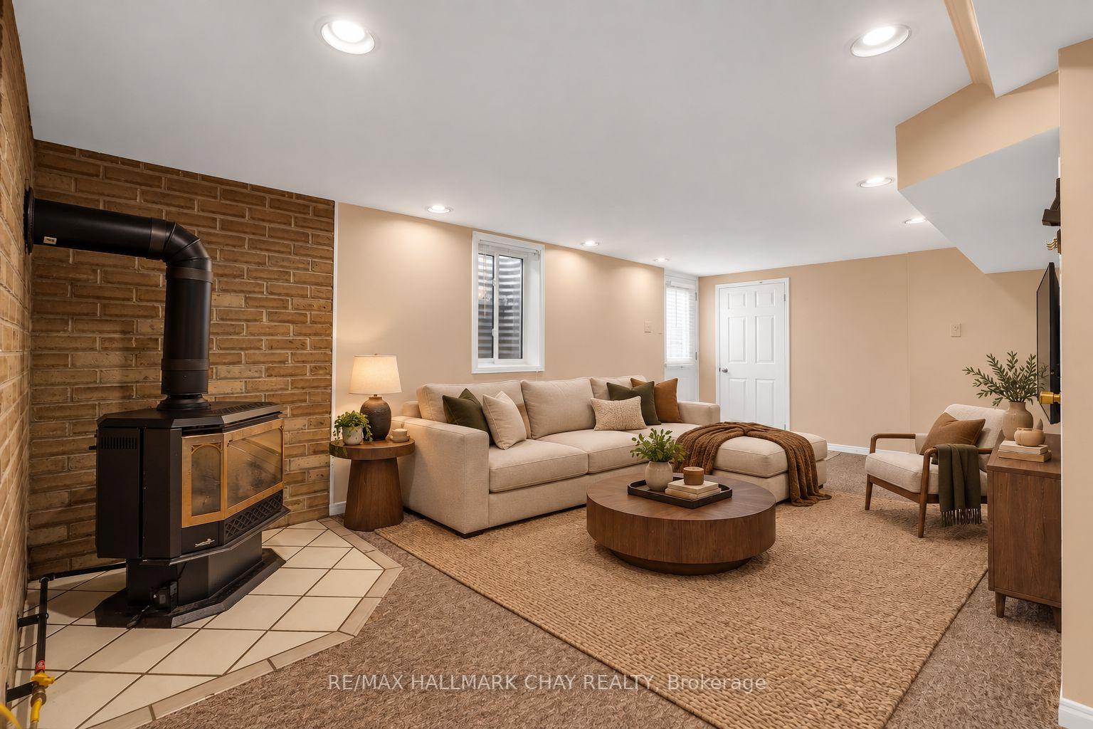 Photo 33 of 35 Grasett Crescent, Barrie, West Bayfield — HOMEH