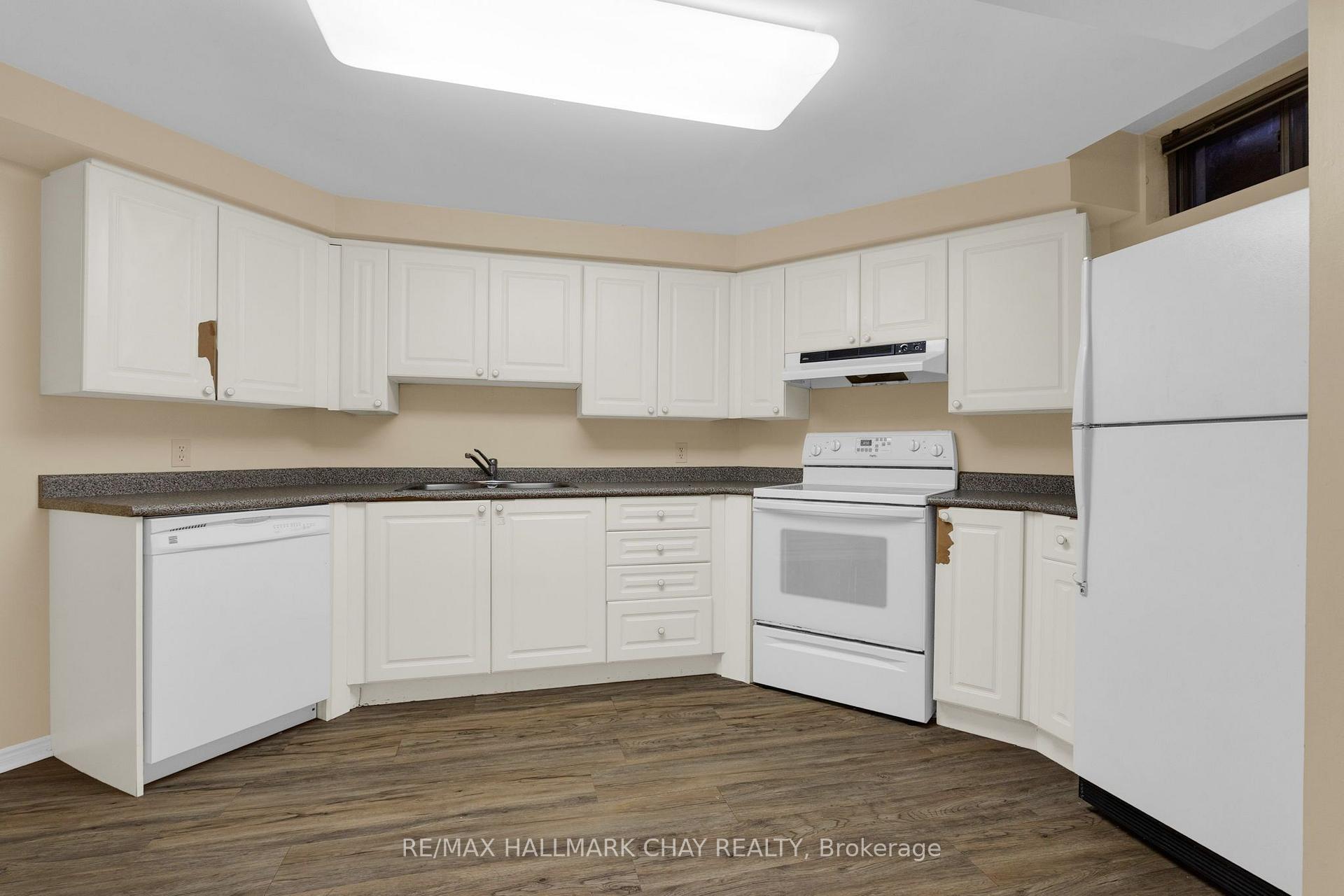 Photo 37 of 35 Grasett Crescent, Barrie, West Bayfield — HOMEH