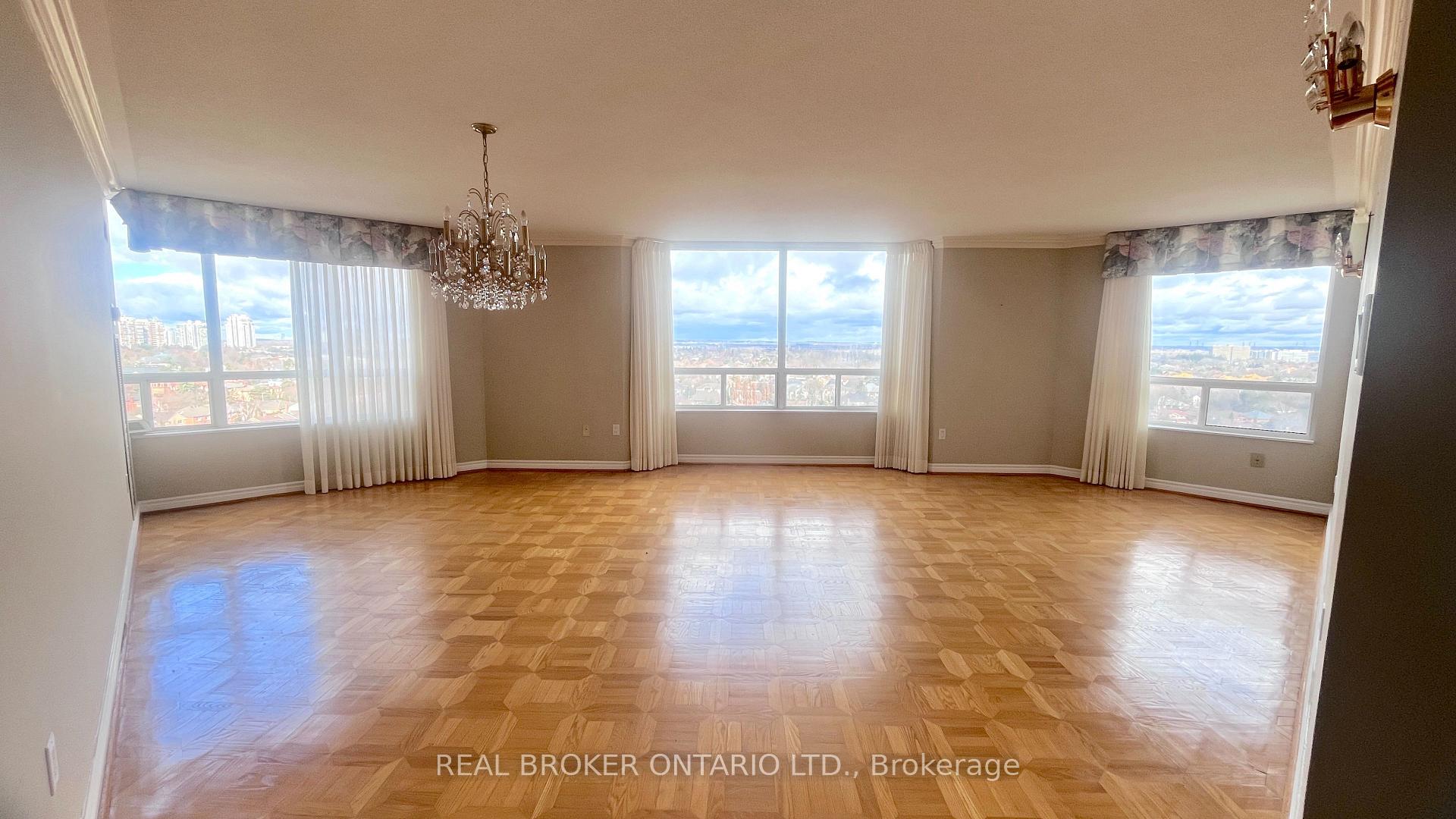 Photo 12 of Unit 1403, 343 clark Avenue W, Vaughan, Crestwood-Springfarm-Yorkhill — HOMEH