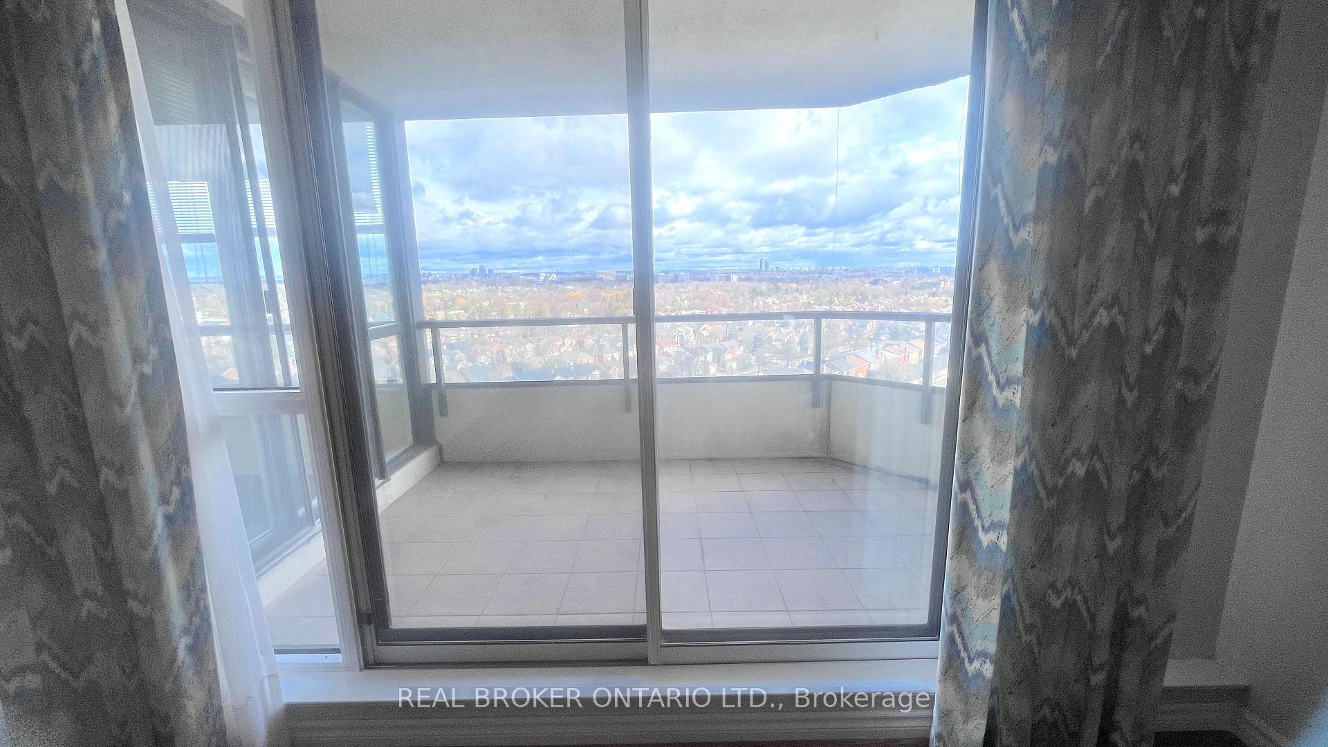 Photo 15 of Unit 1403, 343 clark Avenue W, Vaughan, Crestwood-Springfarm-Yorkhill — HOMEH