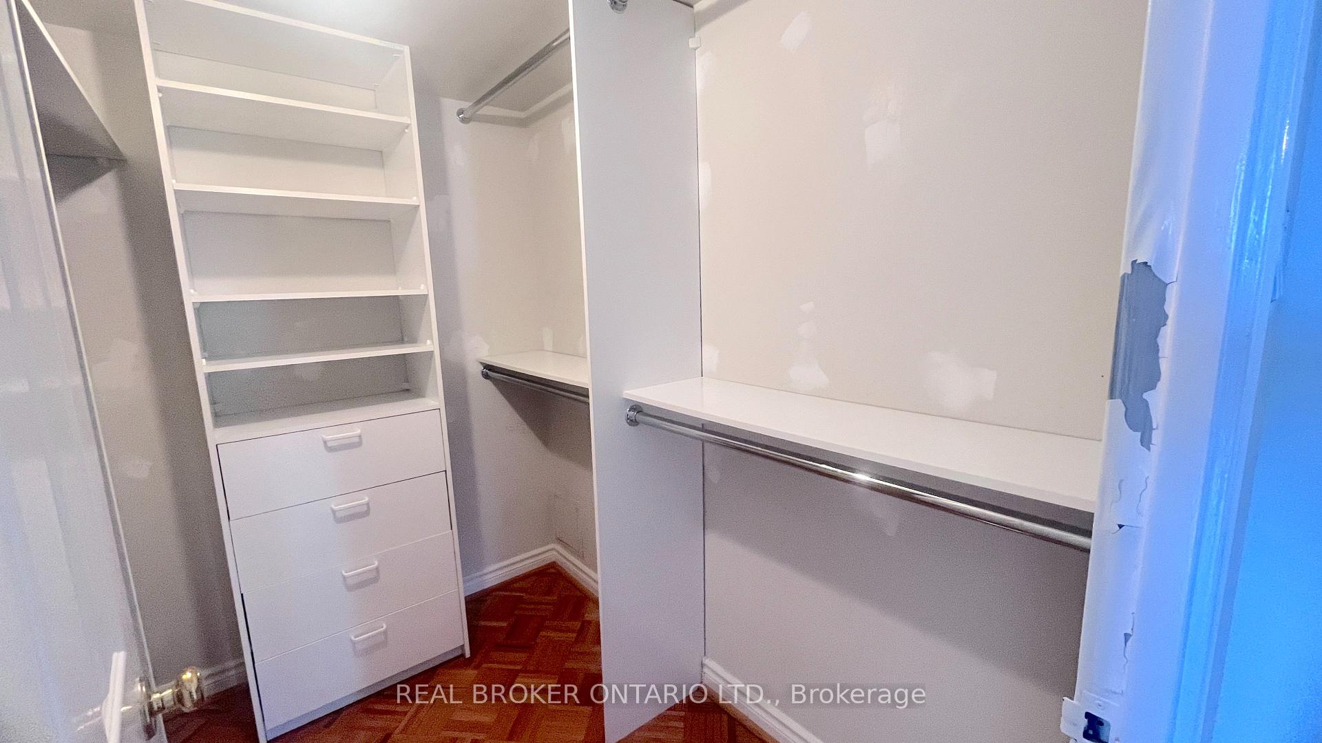 Photo 16 of Unit 1403, 343 clark Avenue W, Vaughan, Crestwood-Springfarm-Yorkhill — HOMEH
