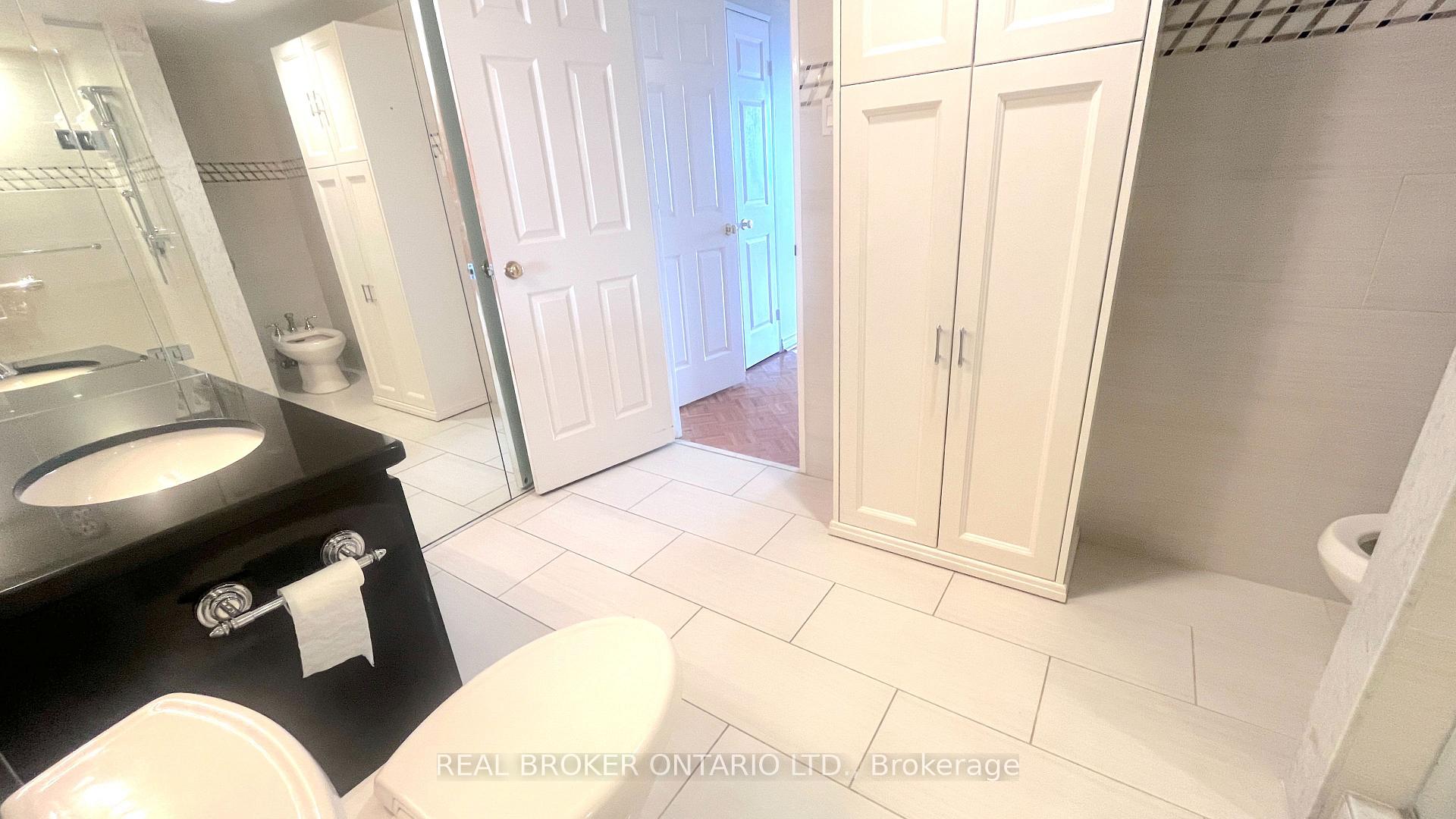 Photo 18 of Unit 1403, 343 clark Avenue W, Vaughan, Crestwood-Springfarm-Yorkhill — HOMEH