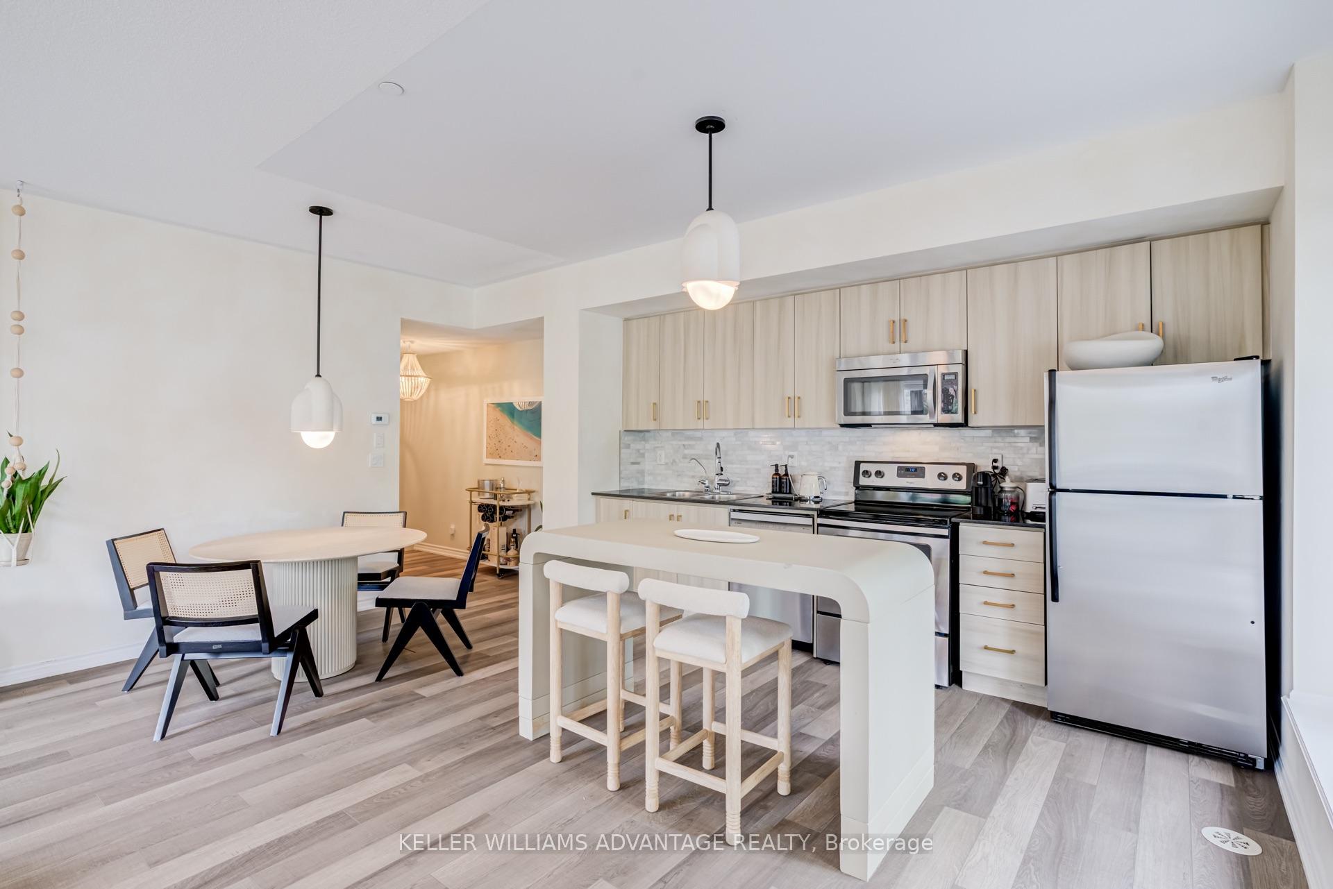 Photo 4 of Unit 4, 10 Carnation Avenue, Etobicoke, Long Branch — HOMEH