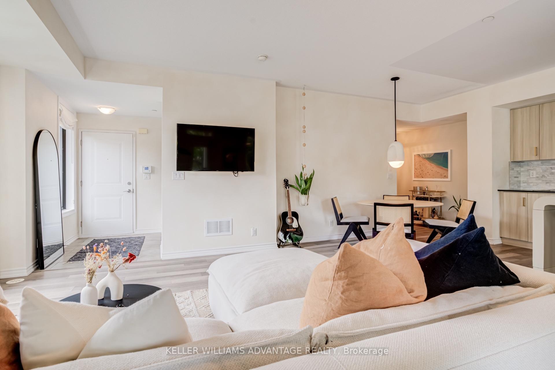 Photo 6 of Unit 4, 10 Carnation Avenue, Etobicoke, Long Branch — HOMEH