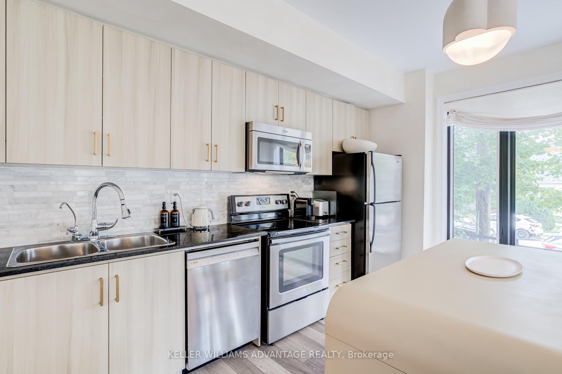 Photo 8 of Unit 4, 10 Carnation Avenue, Etobicoke, Long Branch — HOMEH