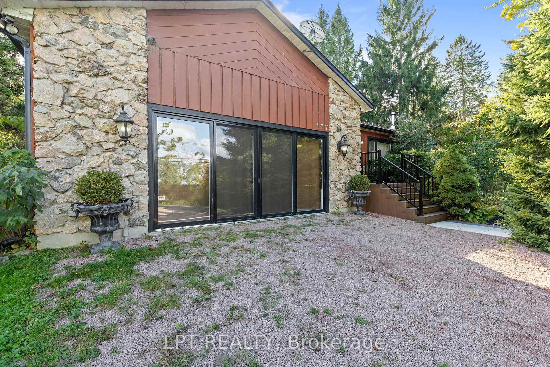 Photo 3 of 177 Hedge Road, Georgina, Sutton & Jackson's Point — HOMEH